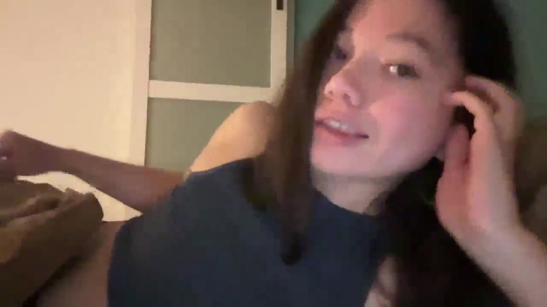 Gallery image thumbnail from imava's myfreecams stream on, 03/23/2025, 21:06 image 19 of 20