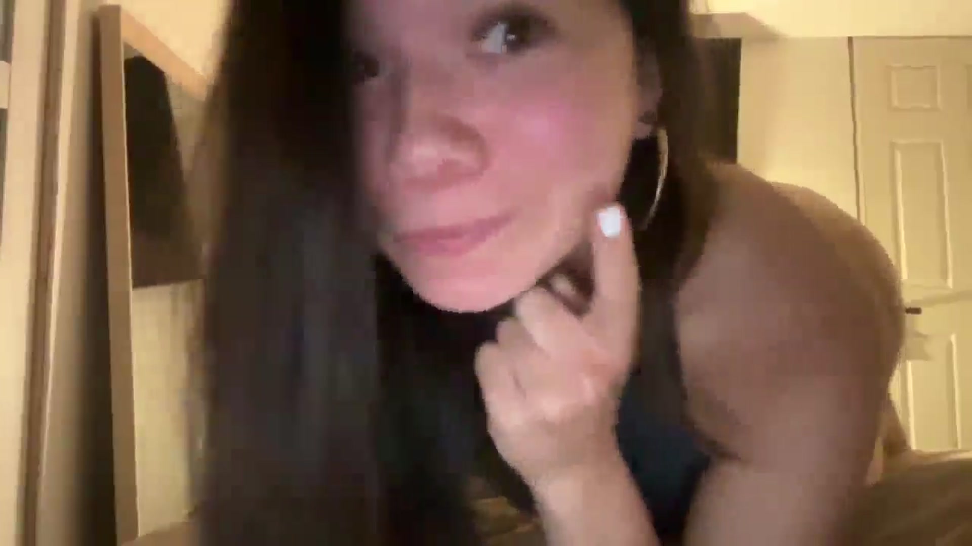 Gallery image thumbnail from imava's myfreecams stream on, 03/23/2025, 22:46 image 13 of 20