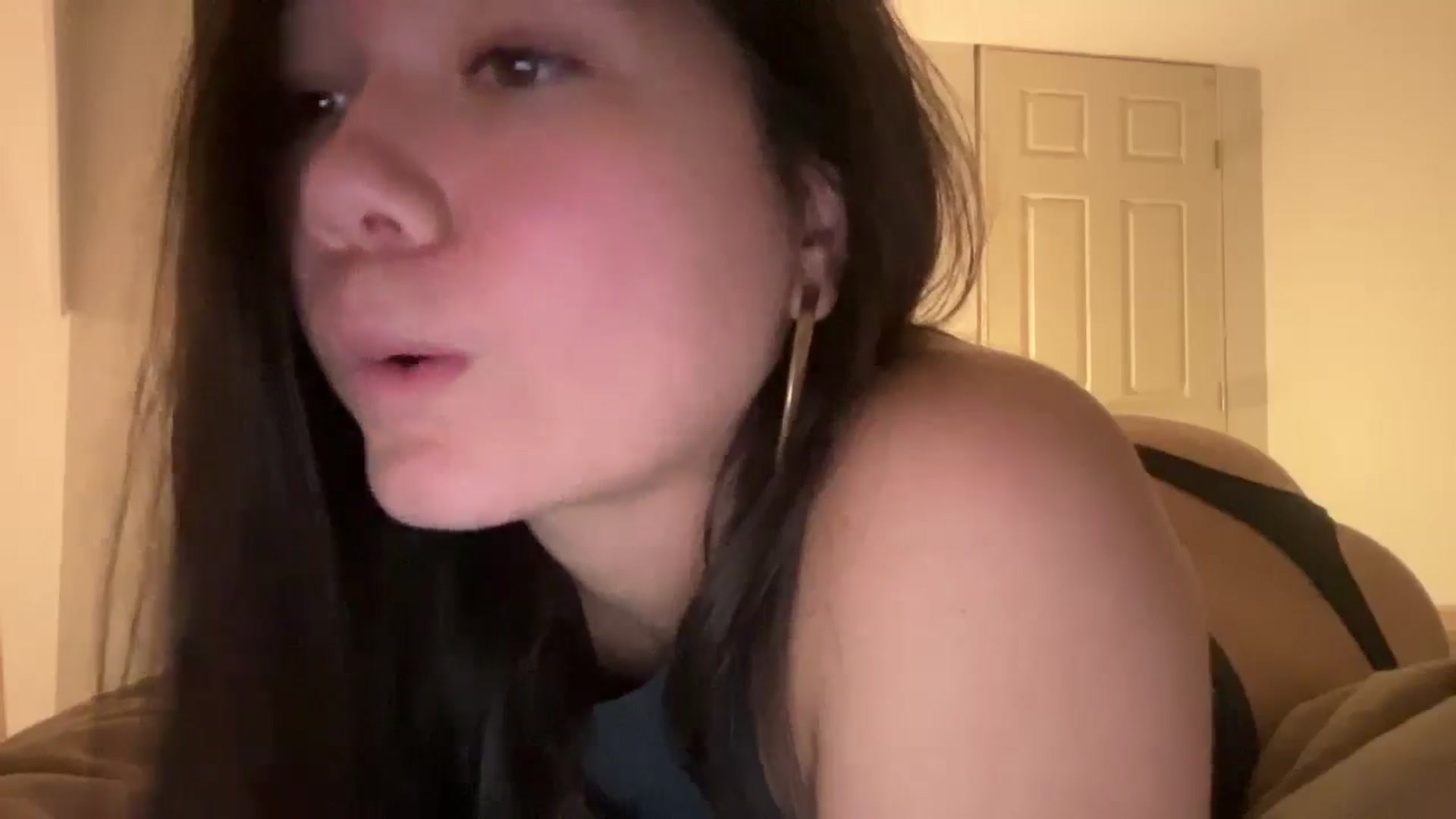 Gallery image thumbnail from imava's myfreecams stream on, 03/23/2025, 22:46 image 15 of 20