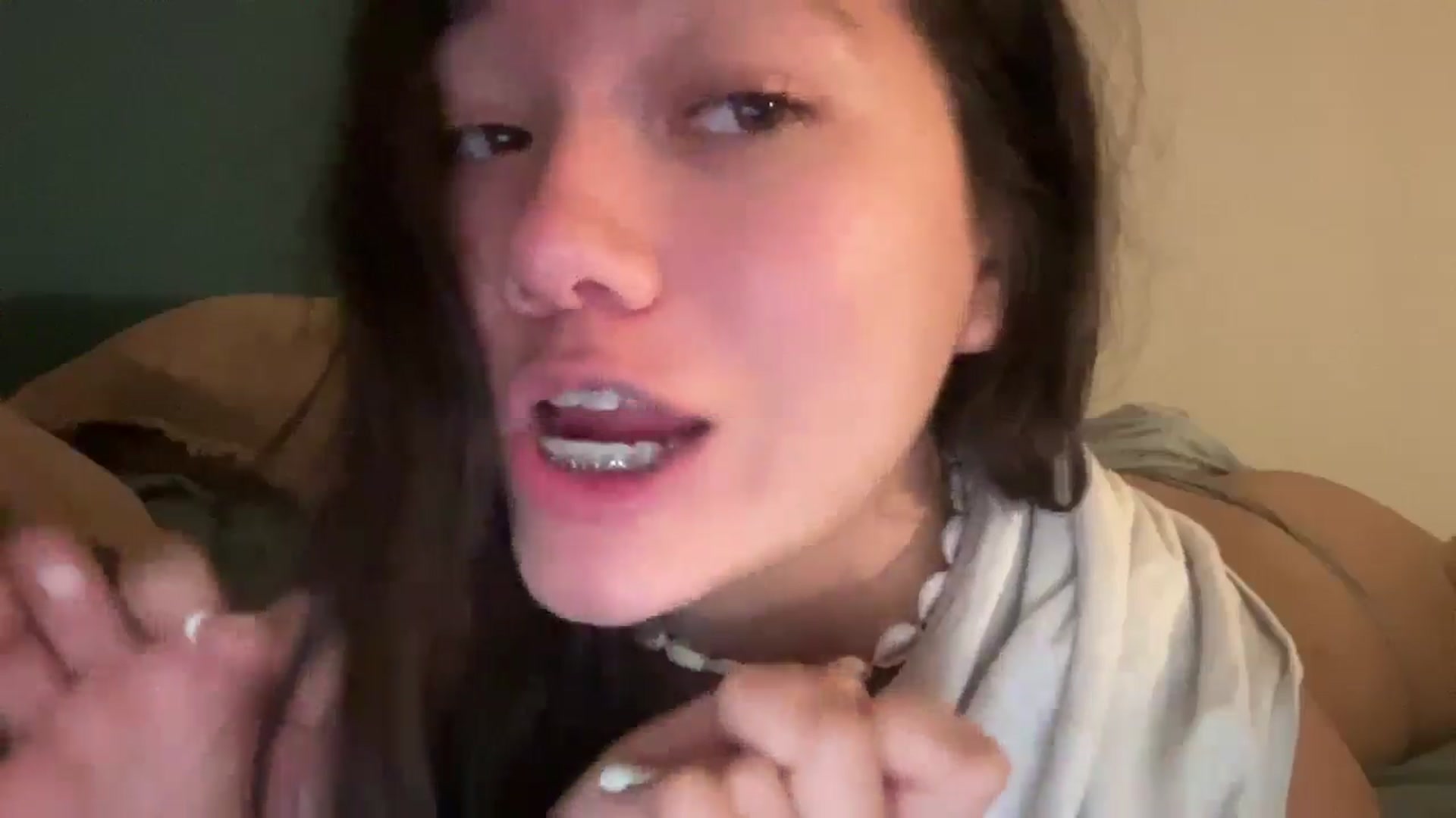 Gallery image thumbnail from imava's myfreecams stream on, 03/28/2025, 20:37 image 15 of 20