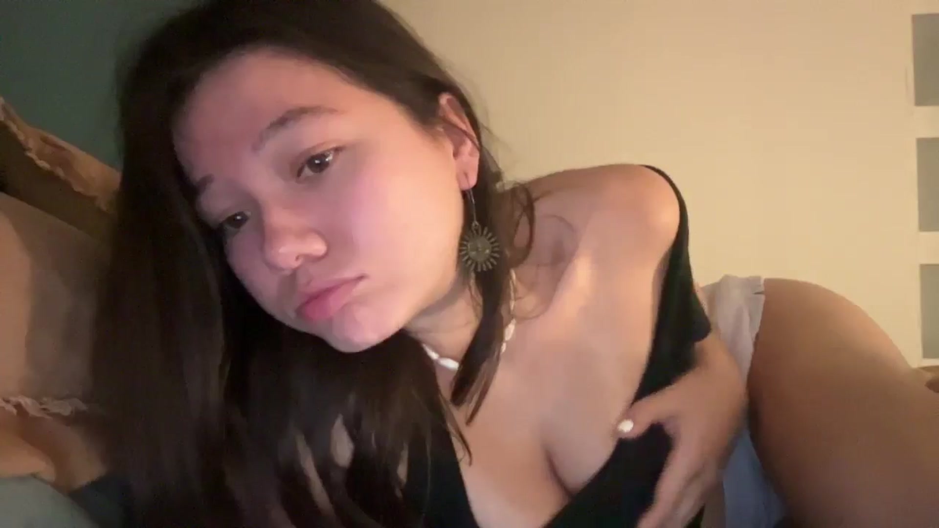 Gallery image thumbnail from imava's myfreecams stream on, 03/31/2025, 23:26 image 17 of 20