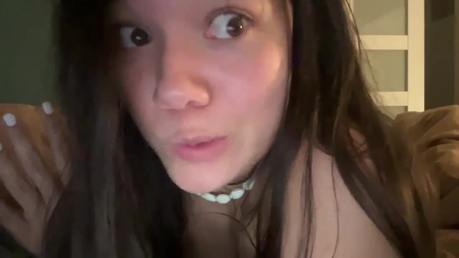 Gallery image thumbnail from imava's myfreecams stream on, 04/03/2025, 07:33 image 5 of 20