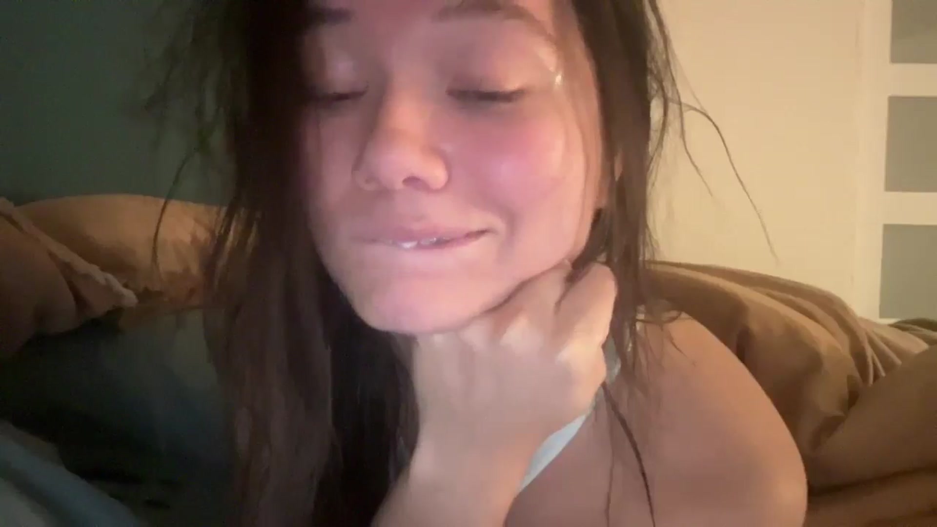 Gallery image thumbnail from imava's myfreecams stream on, 04/05/2025, 08:46 image 6 of 20