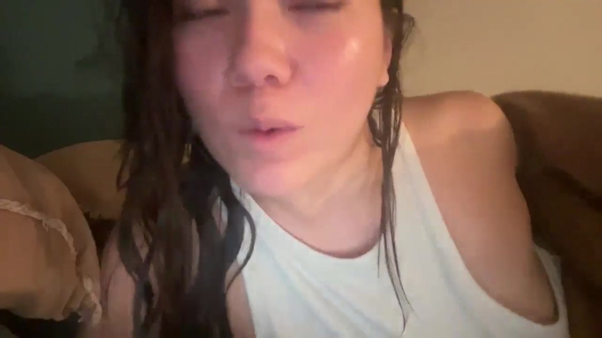 Gallery image thumbnail from imava's myfreecams stream on, 04/05/2025, 08:46 image 3 of 20