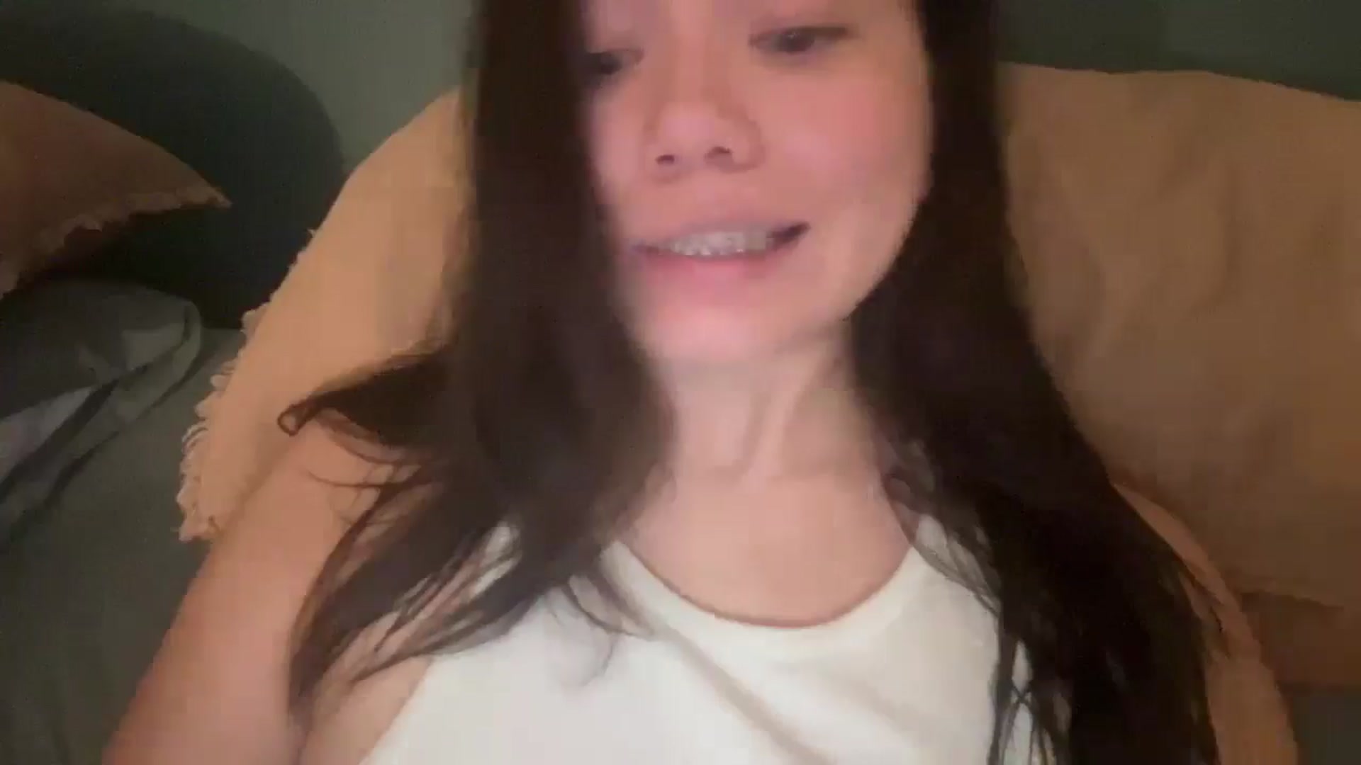 Gallery image thumbnail from imava's myfreecams stream on, 04/05/2025, 08:46 image 16 of 20