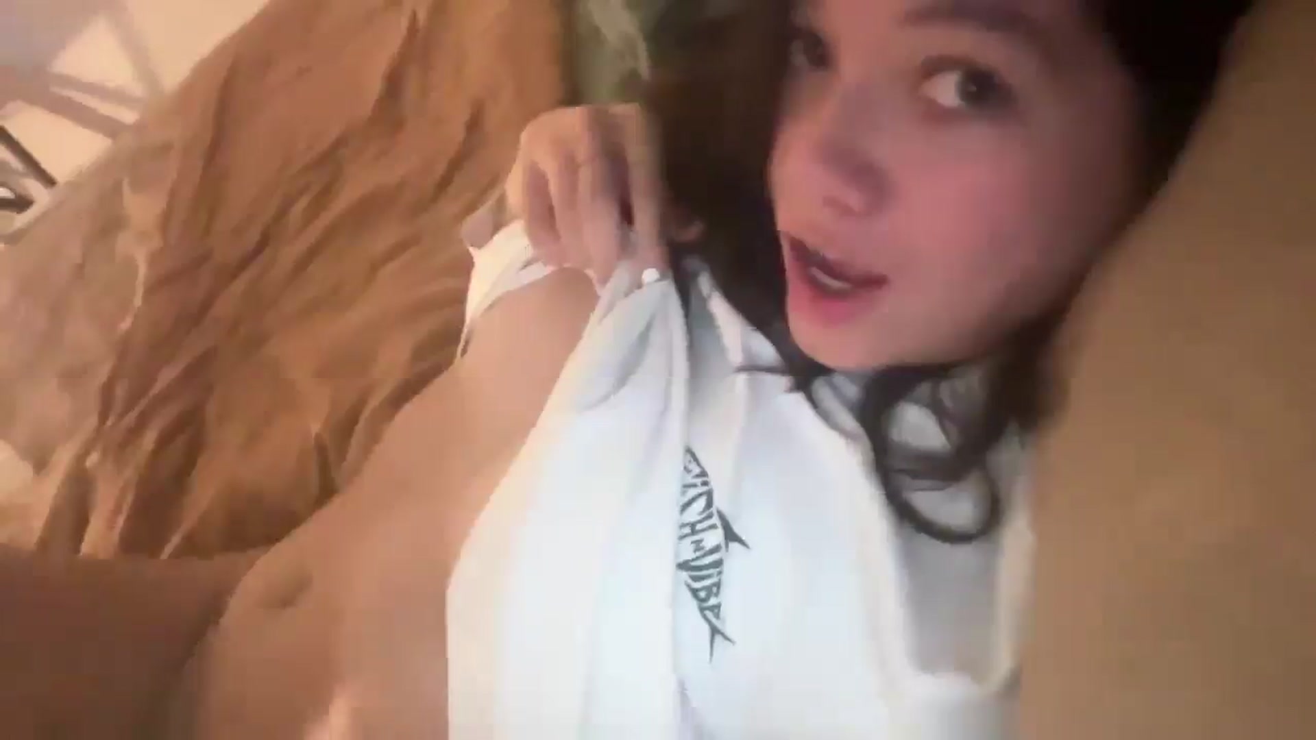 Gallery image thumbnail from imava's myfreecams stream on, 04/06/2025, 06:25 image 7 of 20