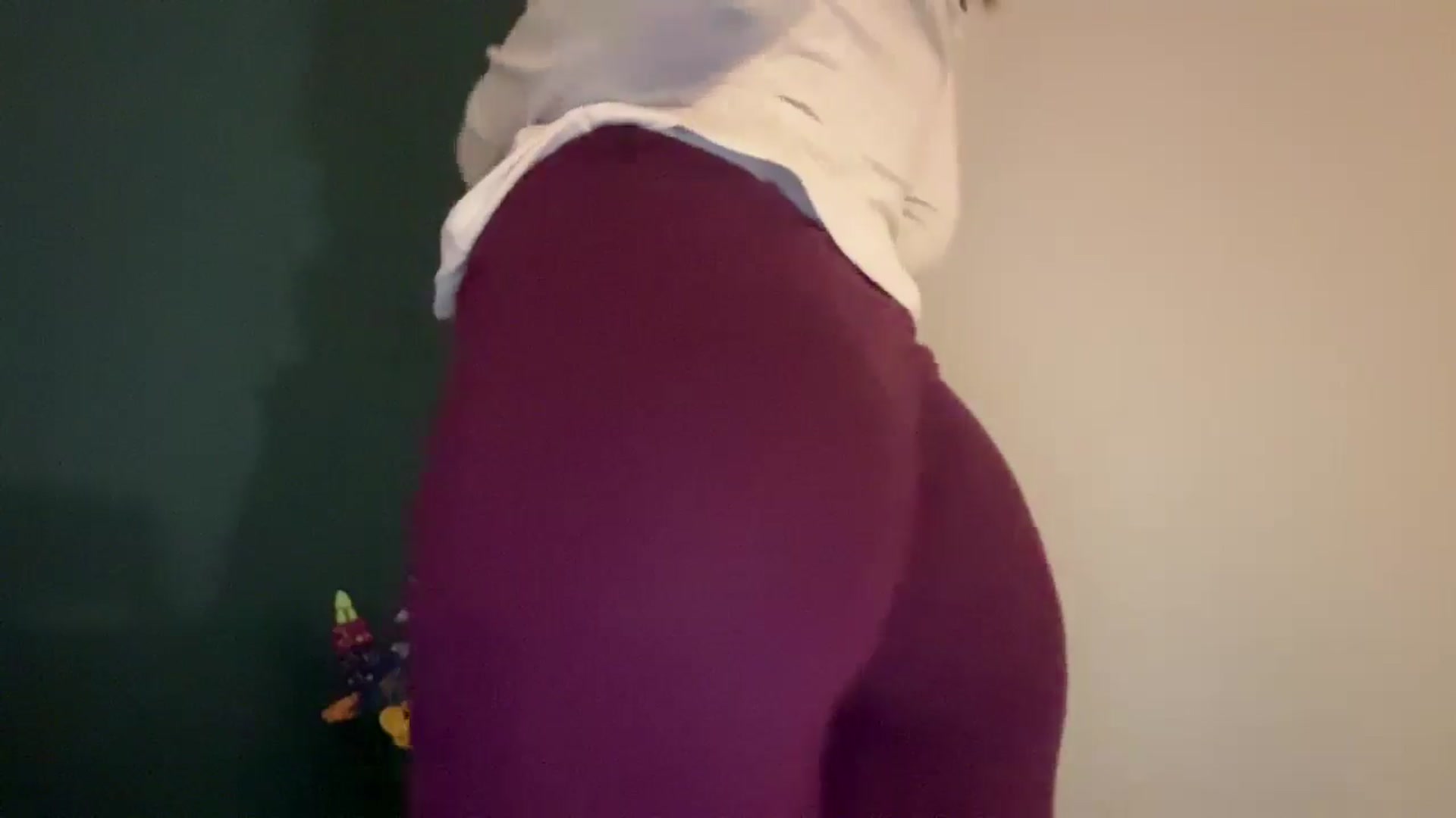 Gallery image thumbnail from imava's myfreecams stream on, 04/07/2025, 22:06 image 16 of 20