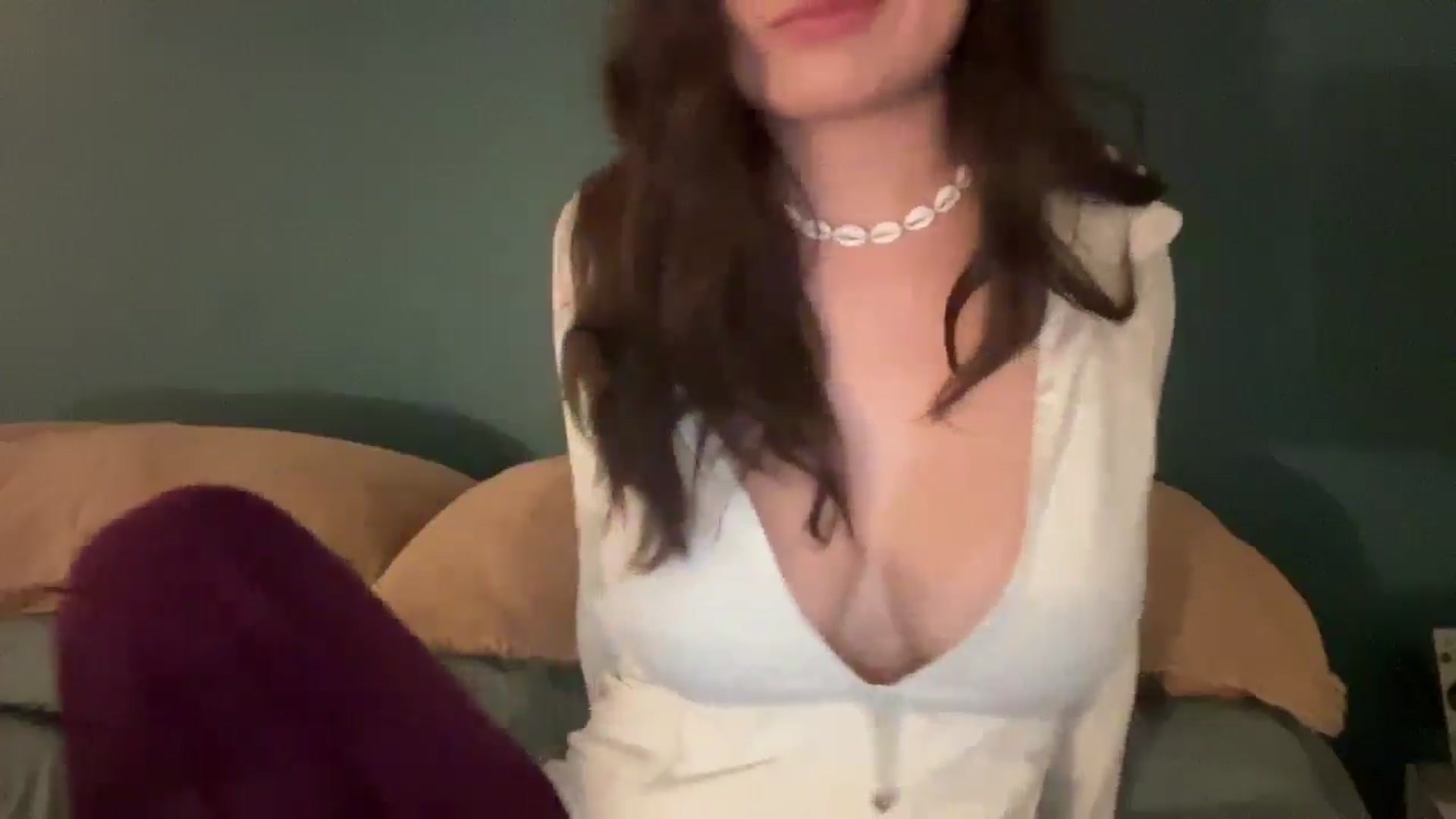 Gallery image thumbnail from imava's myfreecams stream on, 04/07/2025, 22:06 image 19 of 20