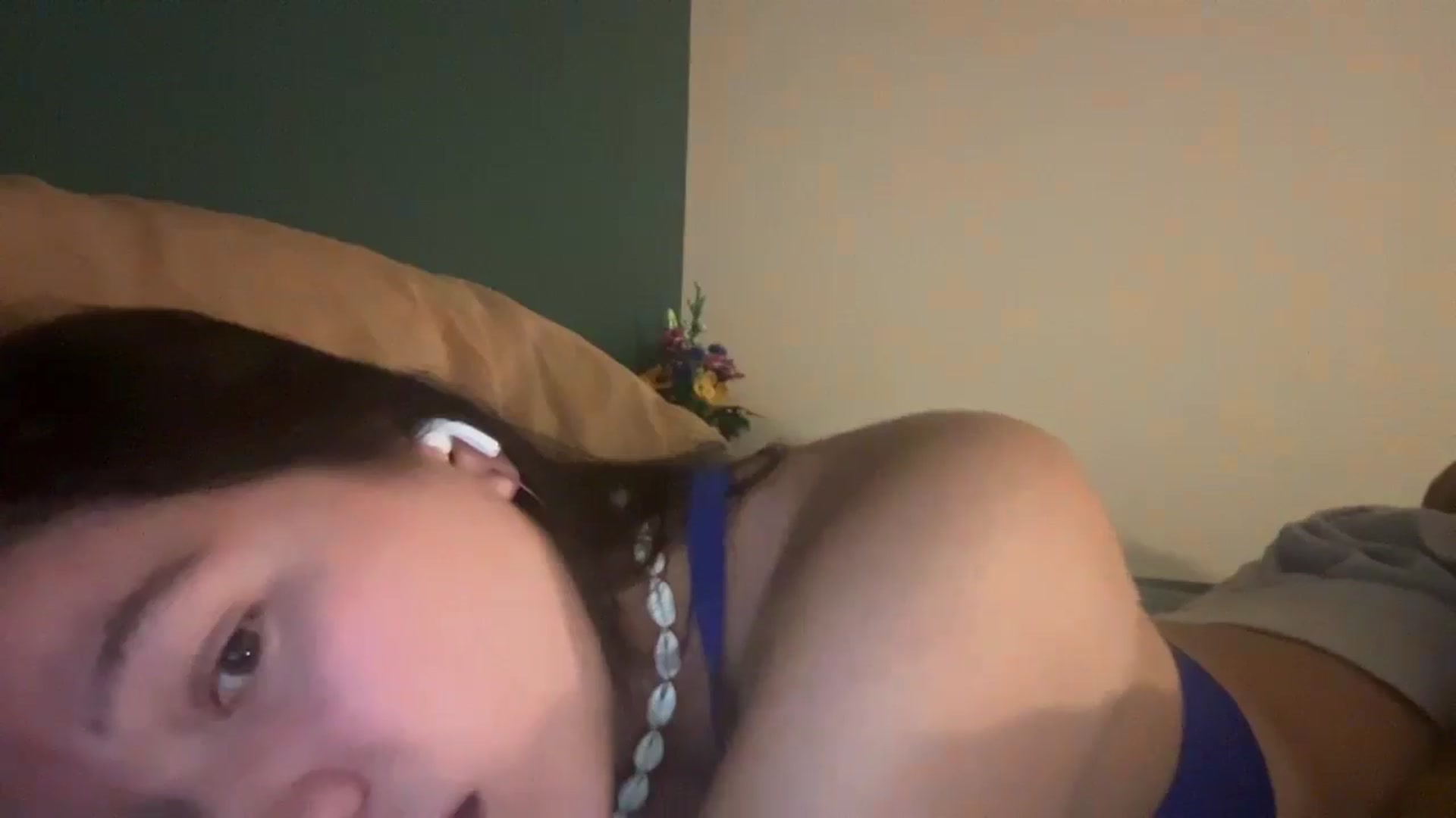 Gallery image thumbnail from imava's myfreecams stream on, 04/10/2025, 07:41 image 16 of 20