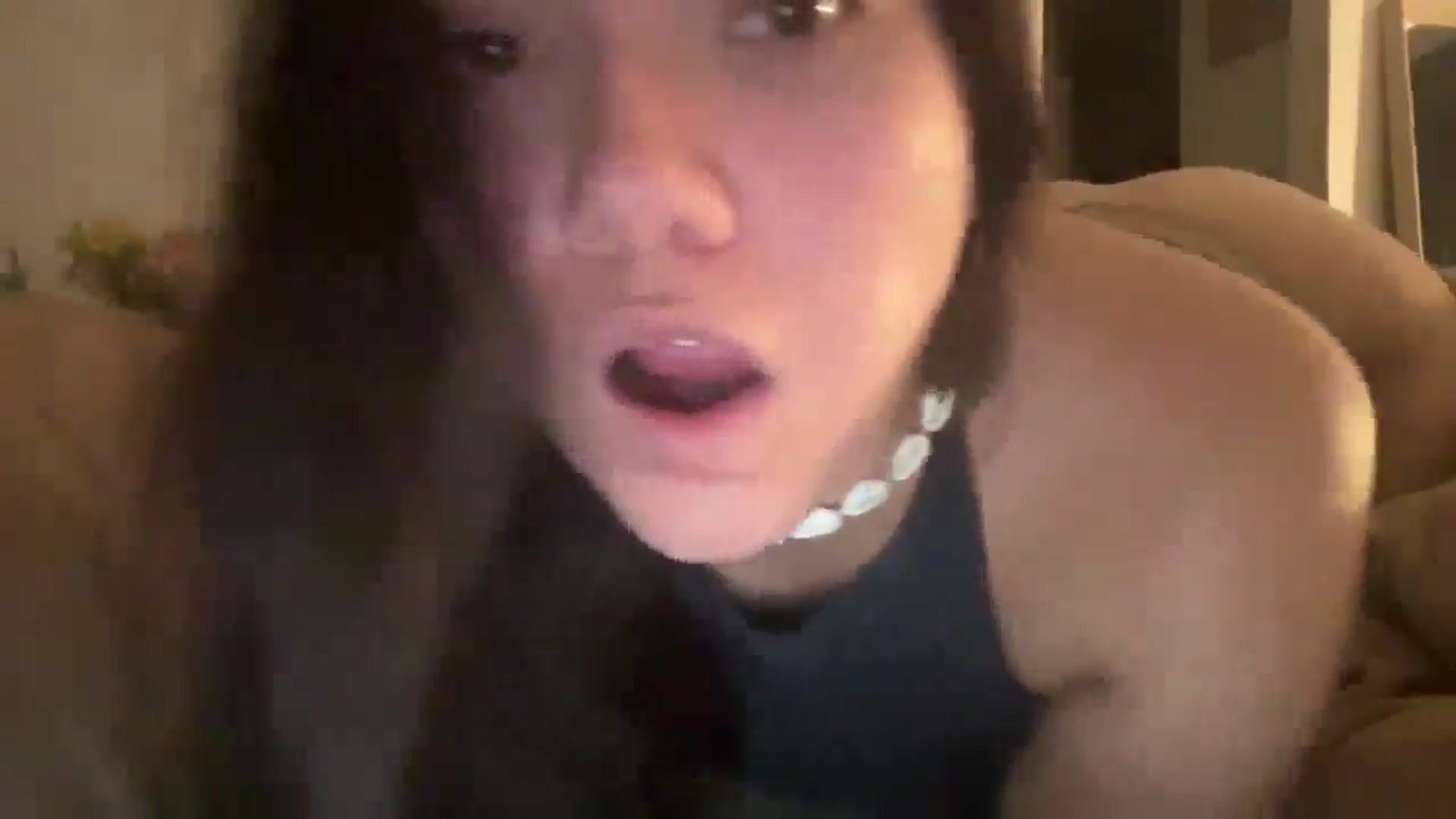 Gallery image thumbnail from imava's myfreecams stream on, 04/22/2025, 01:34 image 17 of 20