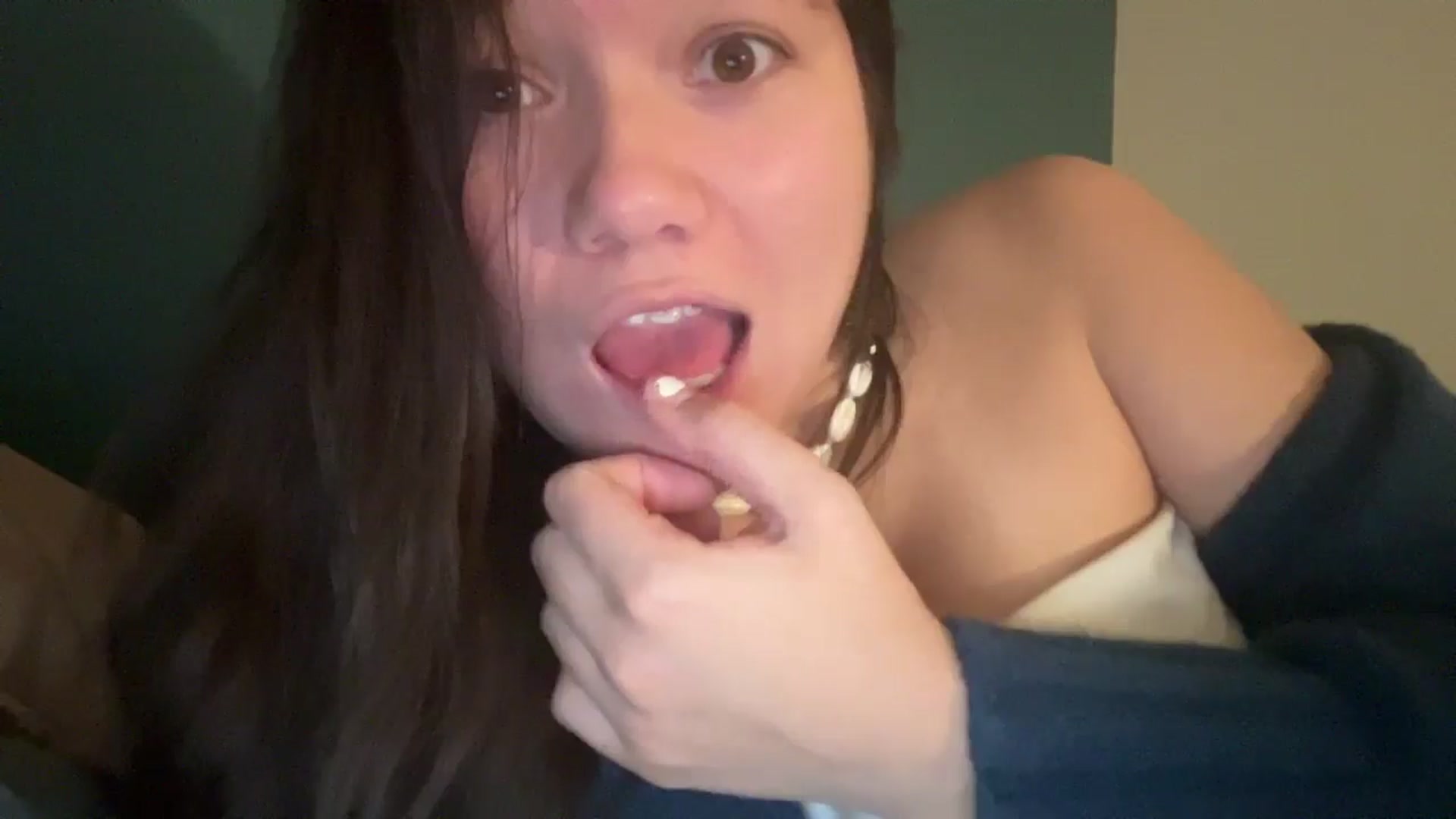 Gallery image thumbnail from imava's myfreecams stream on, 05/03/2025, 08:14 image 20 of 20