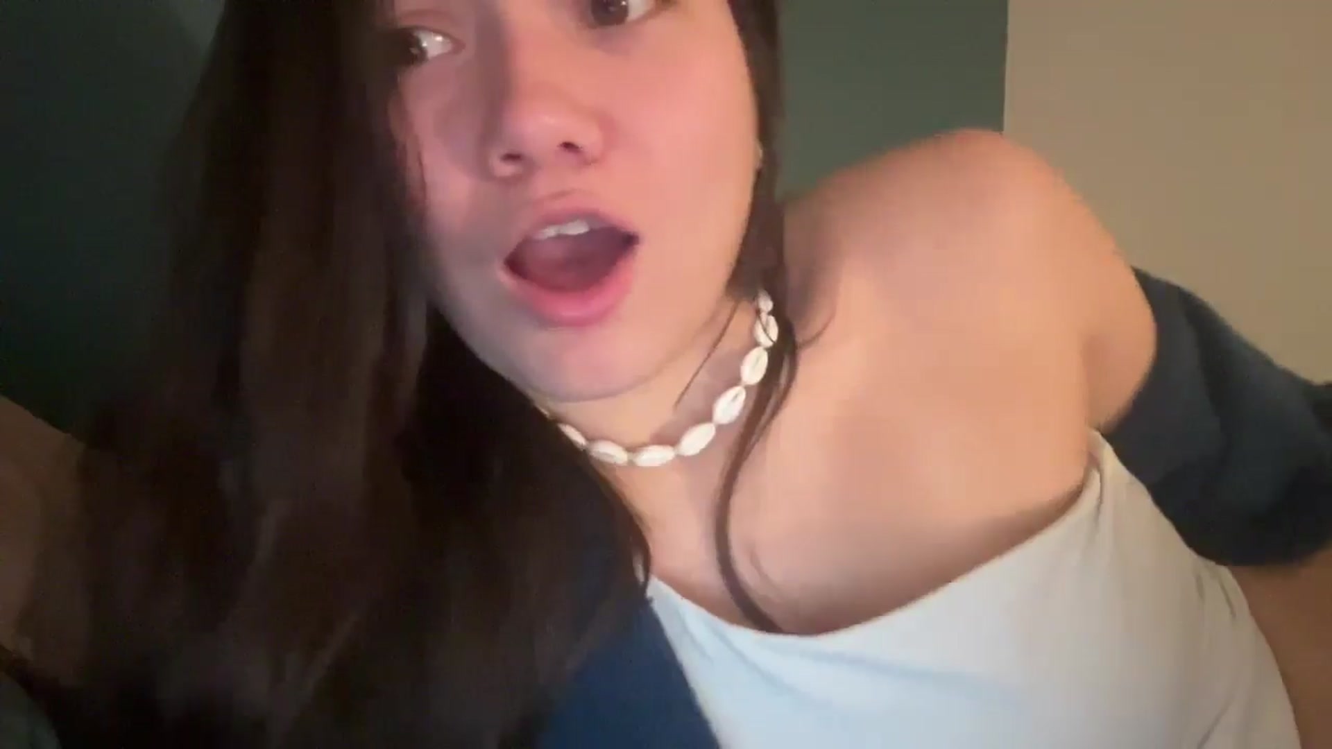 Gallery image thumbnail from imava's myfreecams stream on, 05/03/2025, 08:14 image 14 of 20