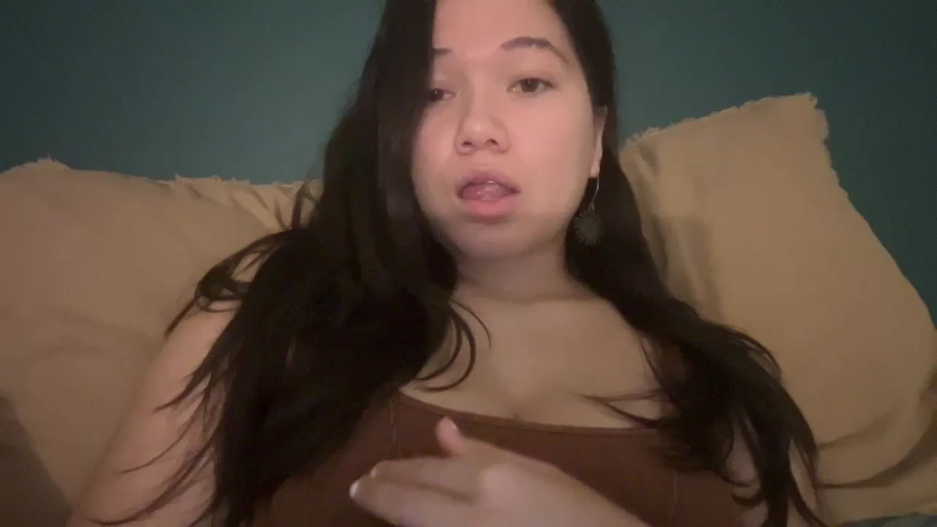 Gallery image thumbnail from imava's myfreecams stream on, 05/04/2025, 10:20 image 6 of 20