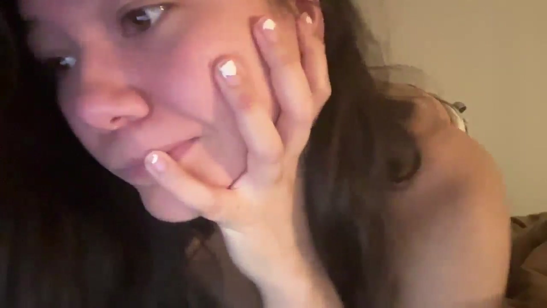 Gallery image thumbnail from imava's myfreecams stream on, 05/04/2025, 20:34 image 15 of 20