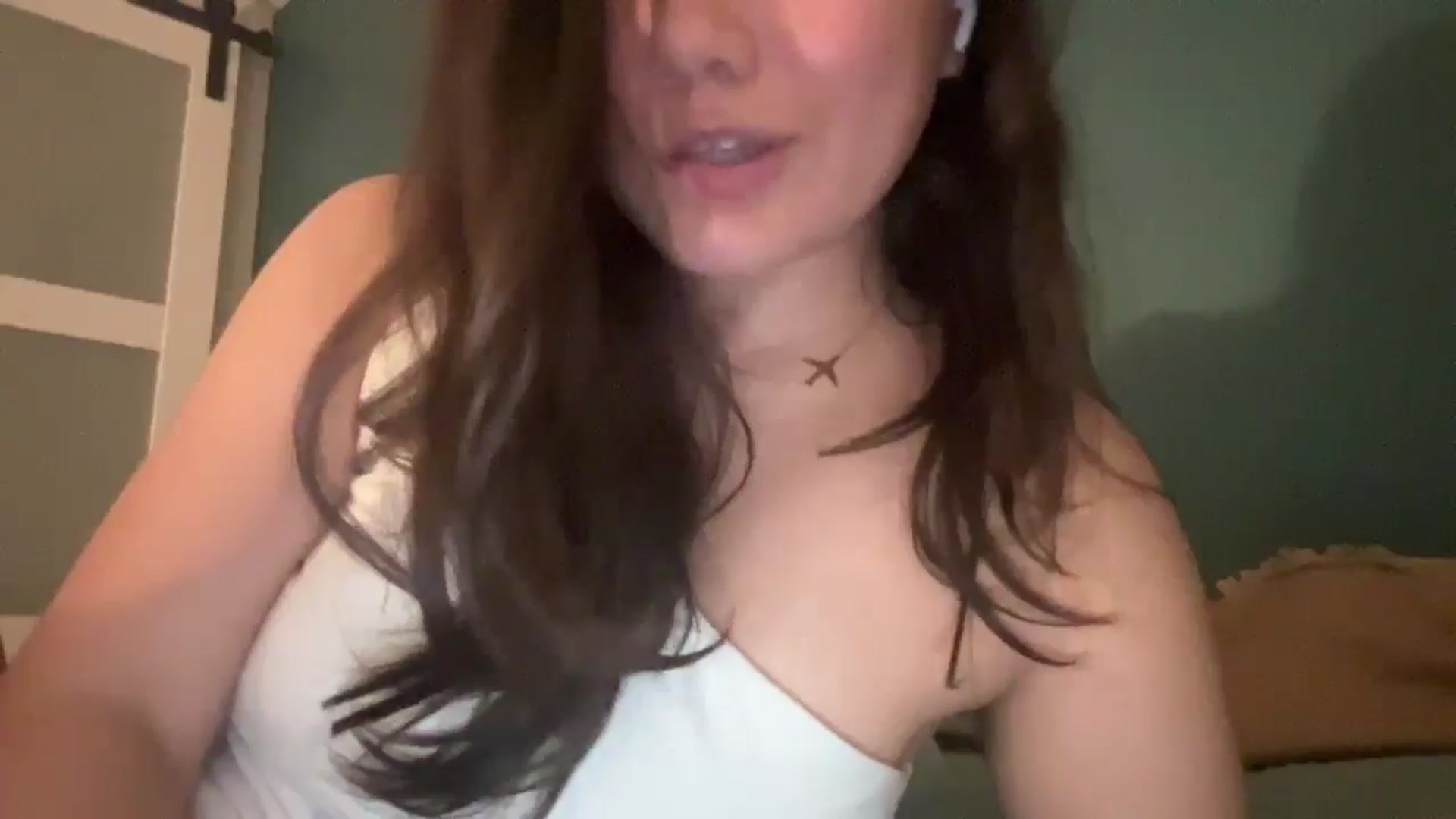 Gallery image thumbnail from imava's myfreecams stream on, 05/14/2025, 03:59 image 13 of 20