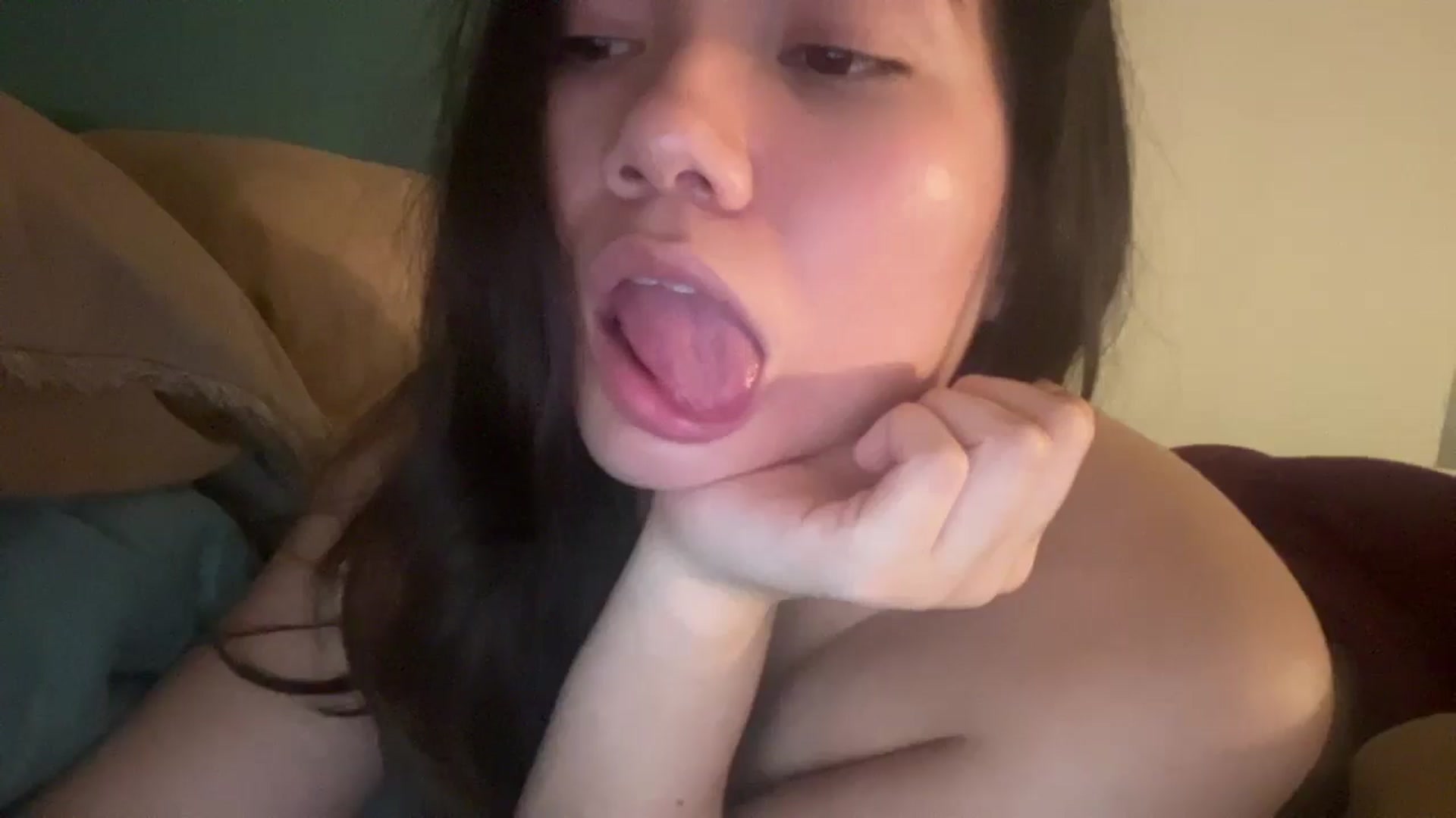 Gallery image thumbnail from imava's myfreecams stream on, 05/19/2025, 09:08 image 15 of 20