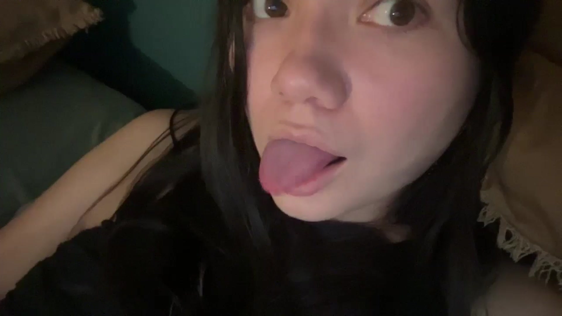 Gallery image thumbnail from imava's myfreecams stream on, 05/25/2025, 22:19 image 19 of 20