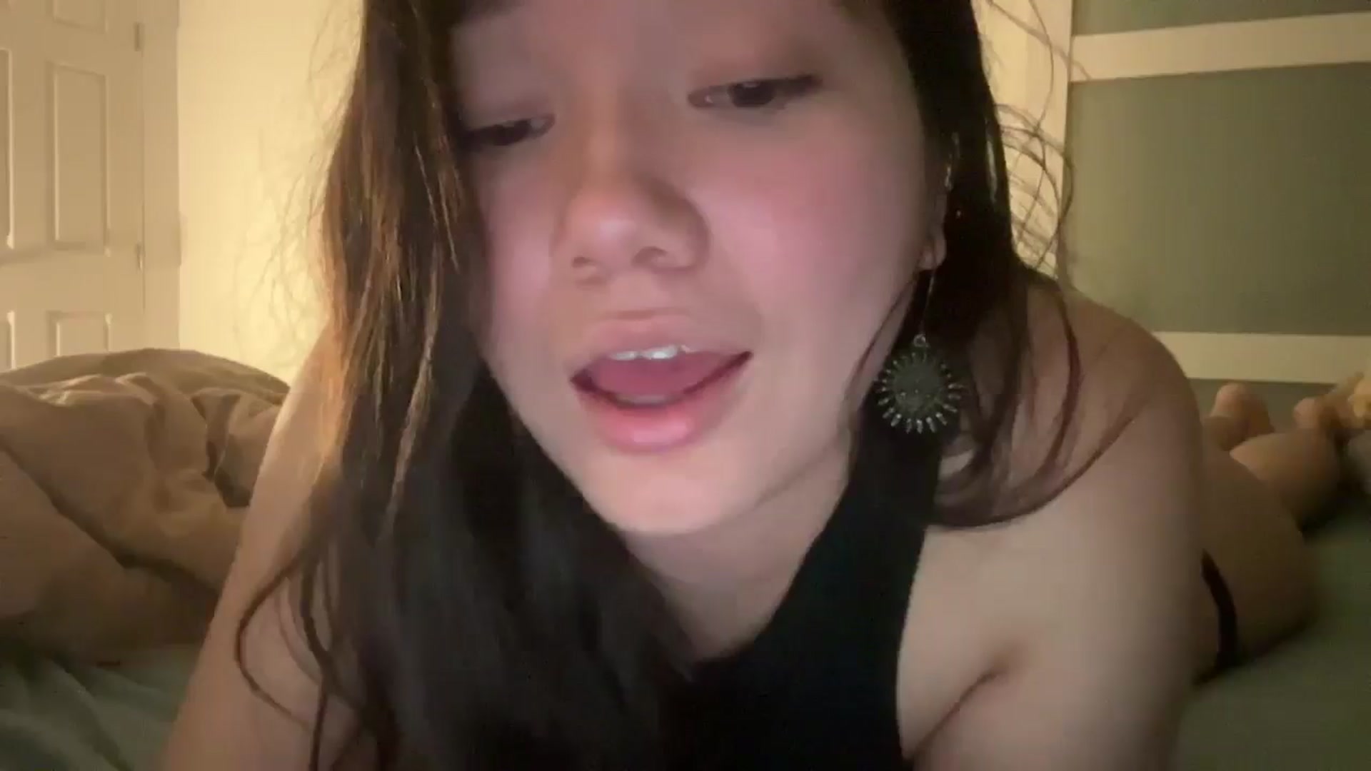 Gallery image thumbnail from imava's myfreecams stream on, 05/25/2025, 22:57 image 14 of 20