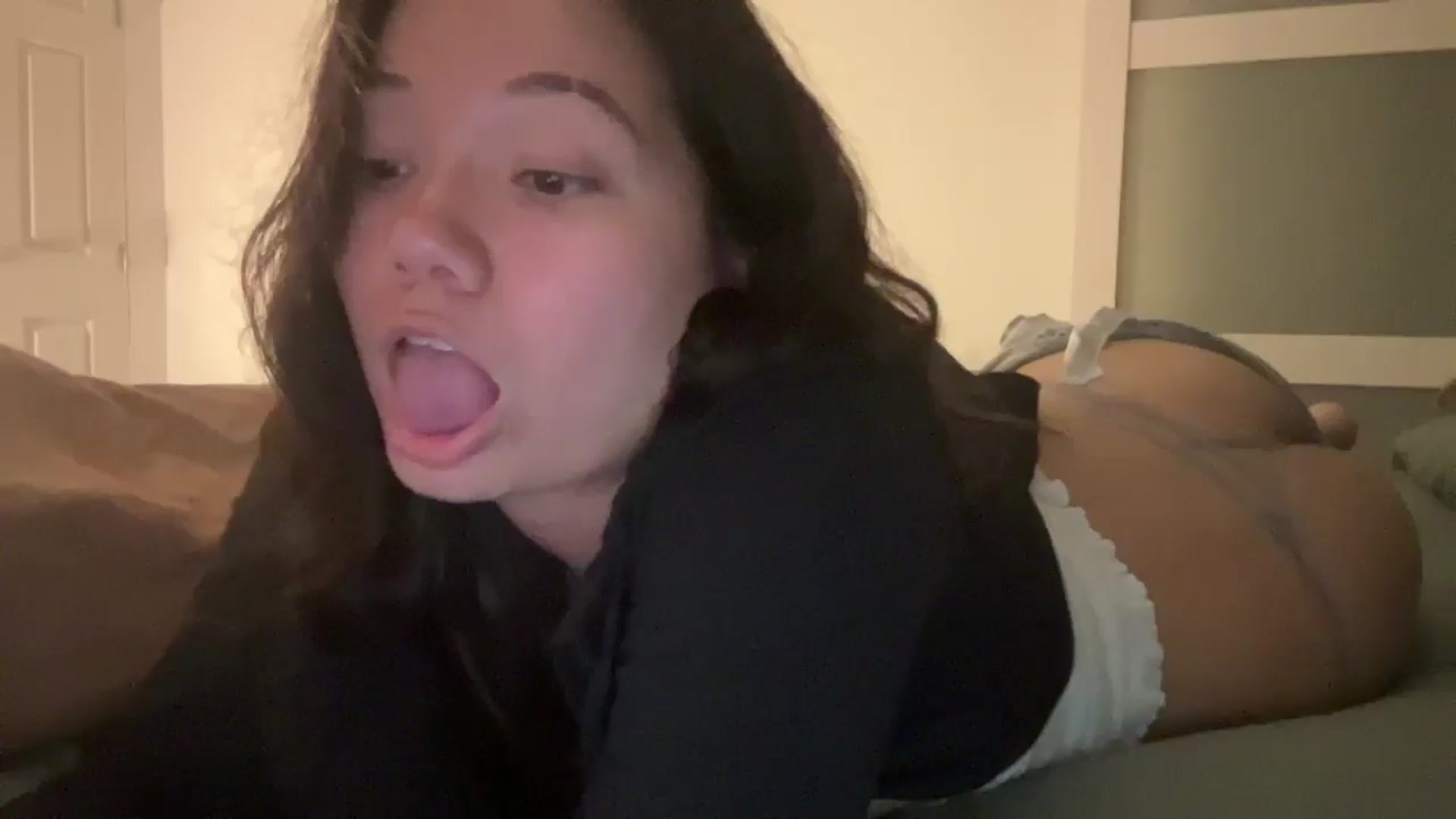 Gallery image thumbnail from imava's myfreecams stream on, 05/27/2025, 06:57 image 8 of 20