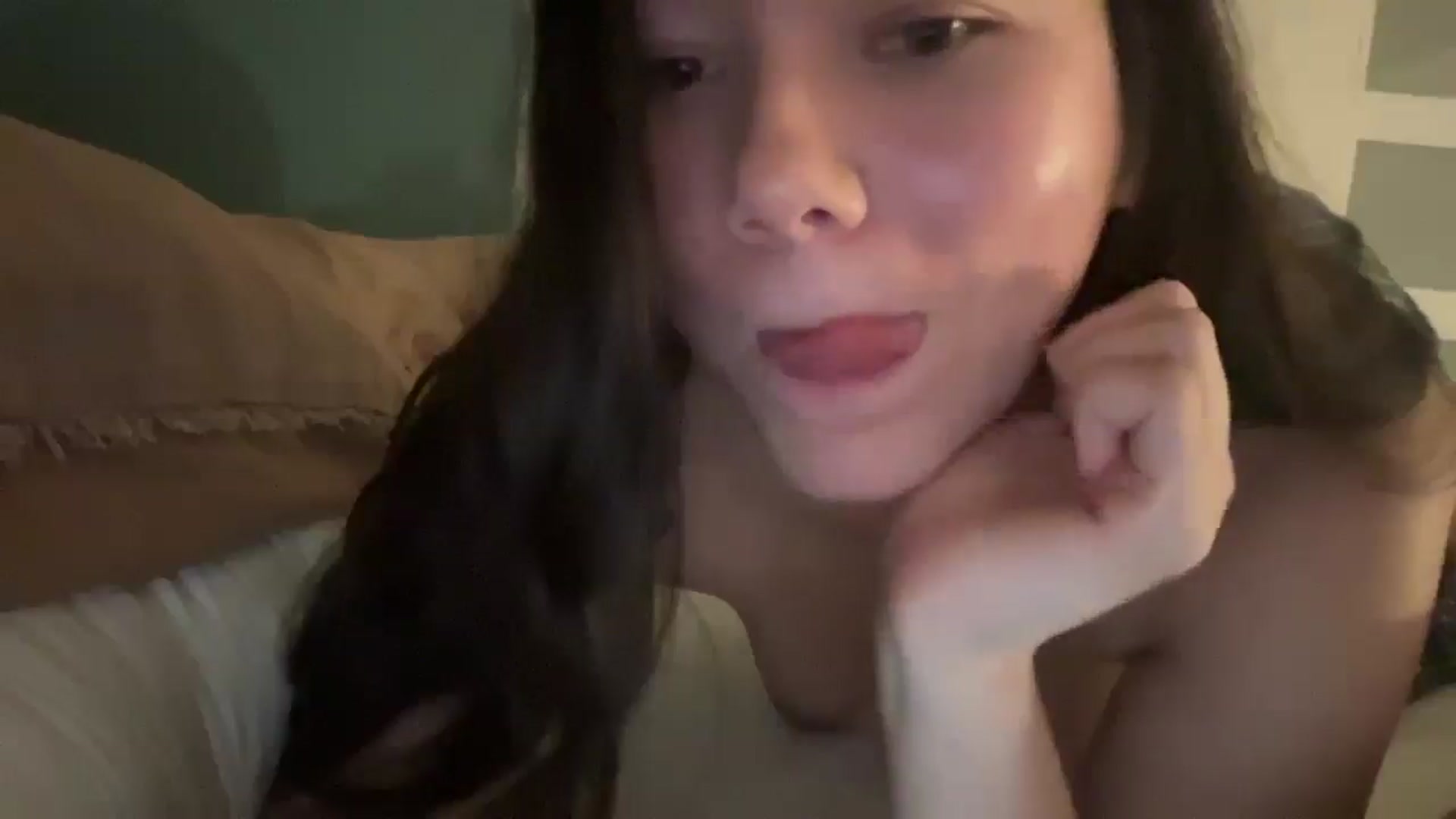 Gallery image thumbnail from imava's myfreecams stream on, 06/14/2025, 02:59 image 10 of 20