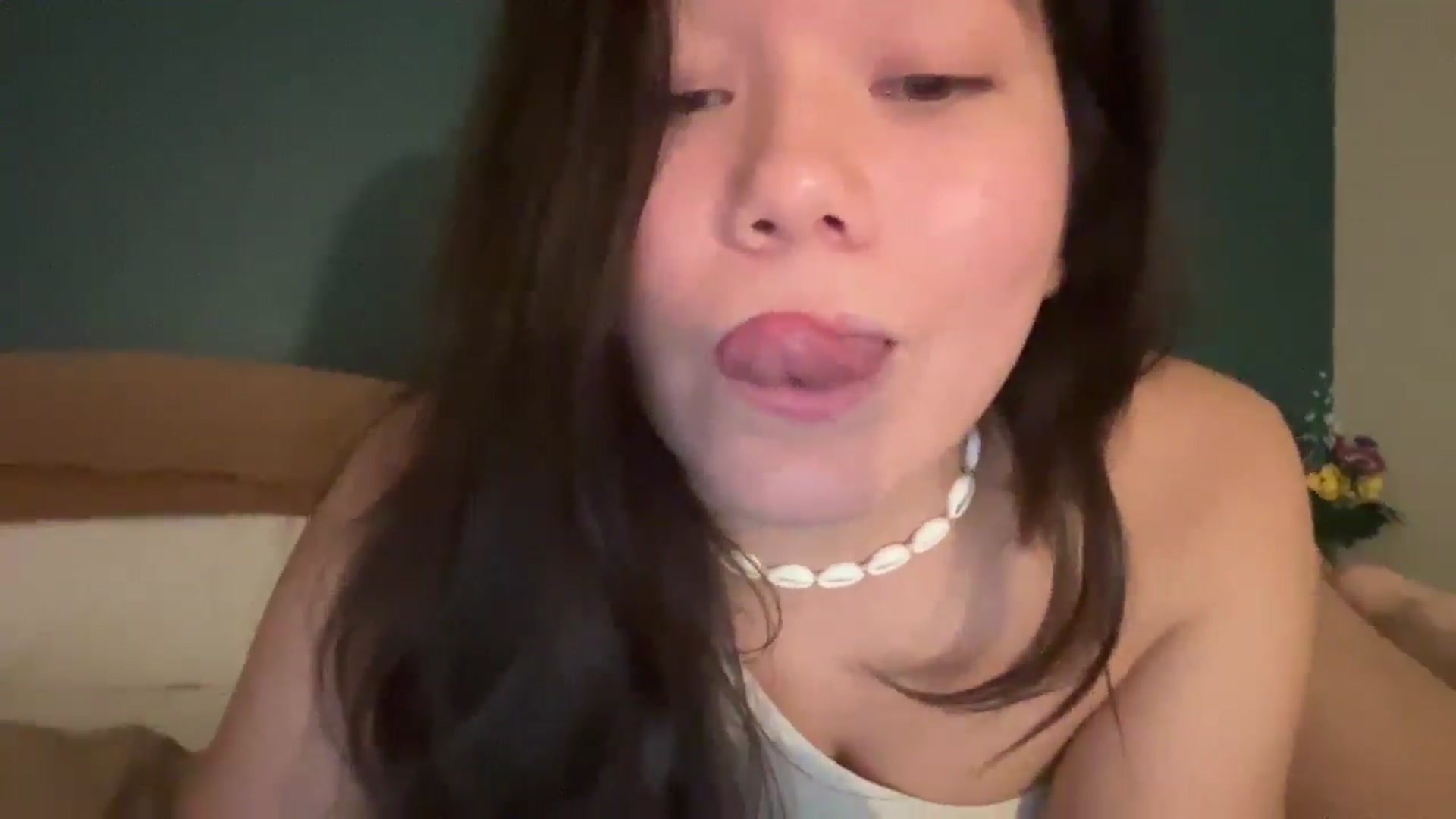 Gallery image thumbnail from imava's myfreecams stream on, 06/17/2025, 22:48 image 12 of 20