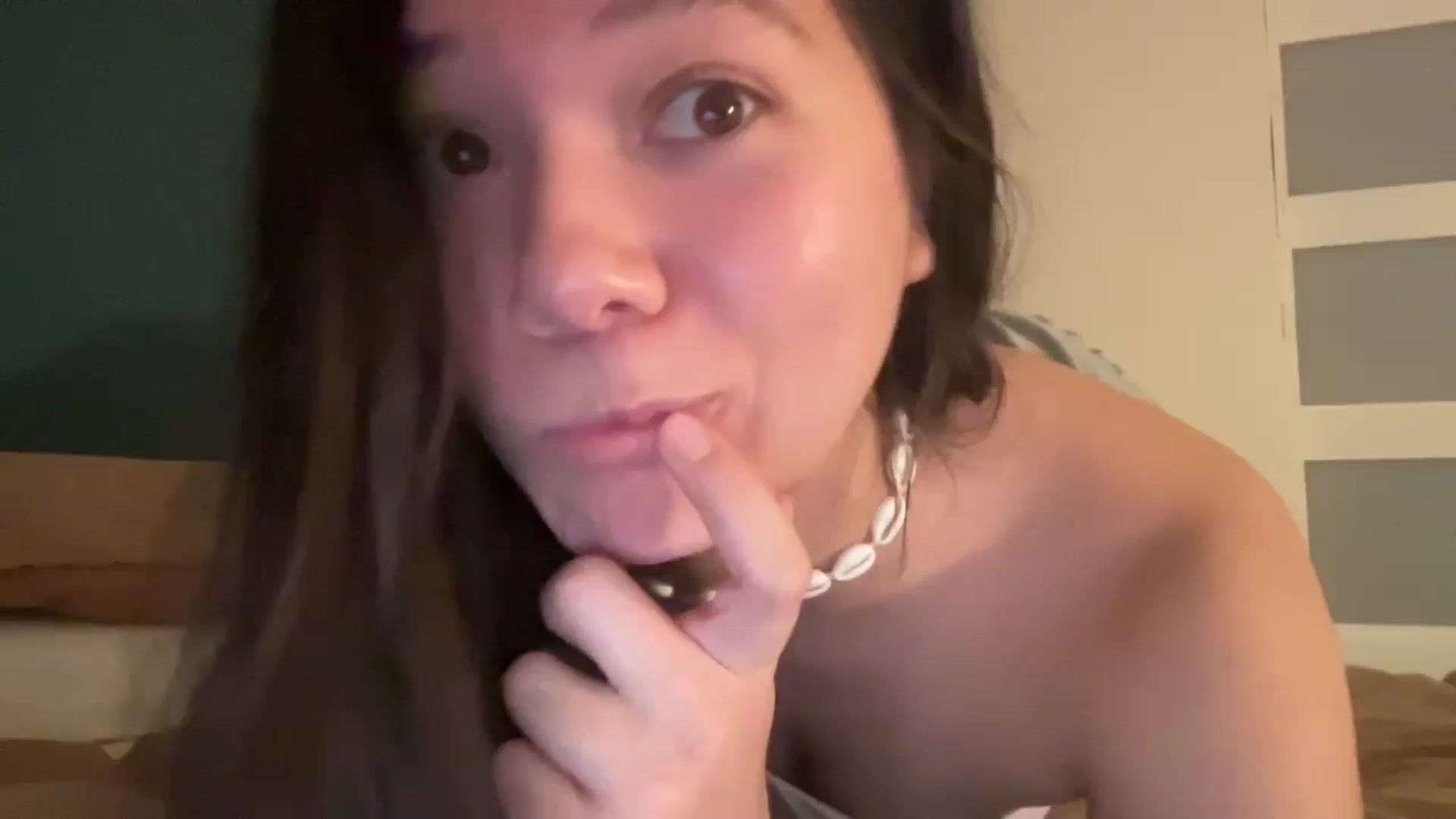 Gallery image thumbnail from imava's myfreecams stream on, 06/17/2025, 22:48 image 7 of 20