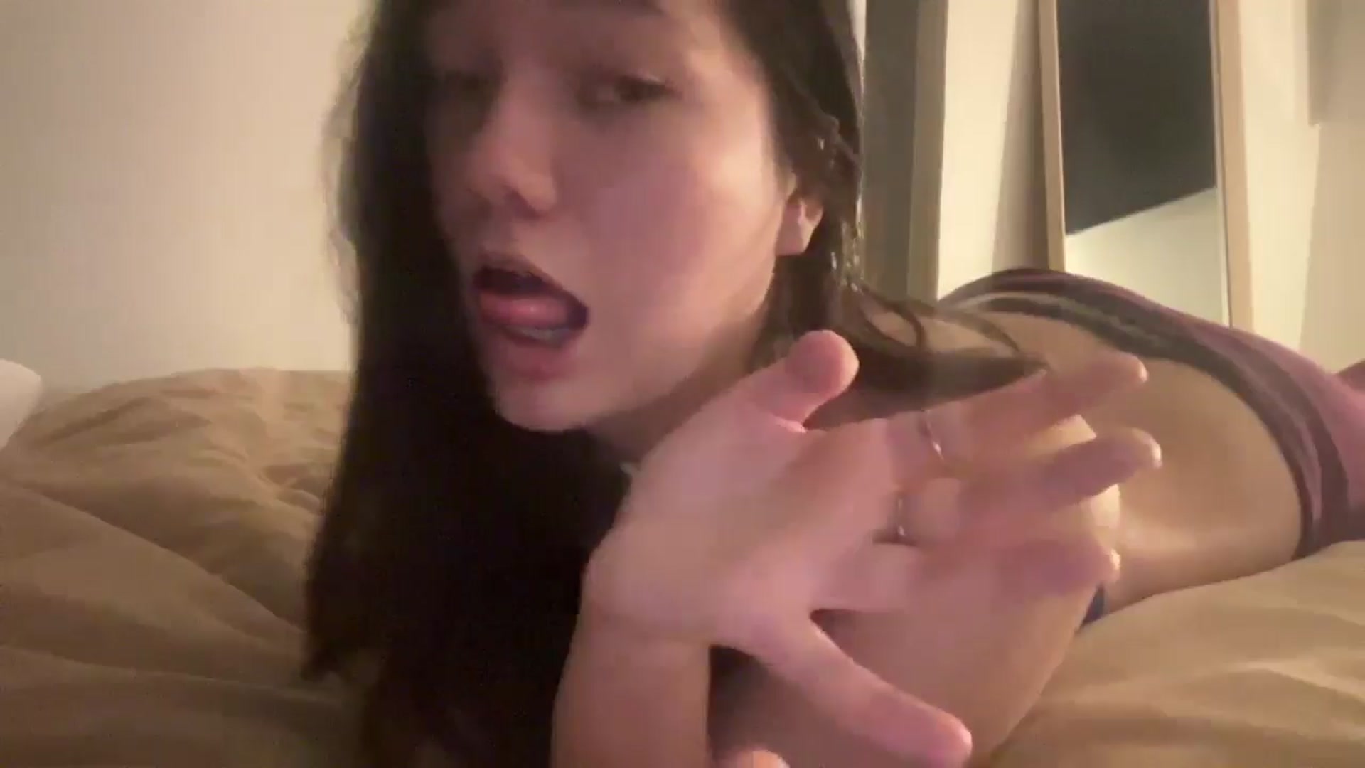 Gallery image thumbnail from imava's myfreecams stream on, 07/06/2025, 08:03 image 17 of 20