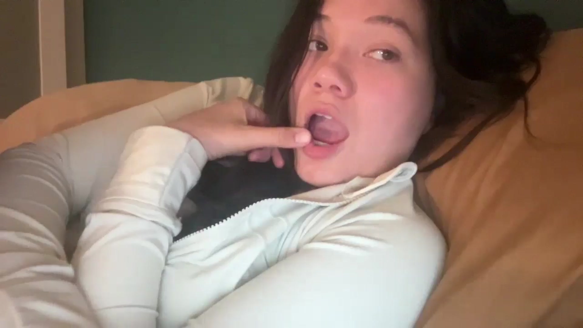 Gallery image thumbnail from imava's myfreecams stream on, 07/06/2025, 10:53 image 20 of 20