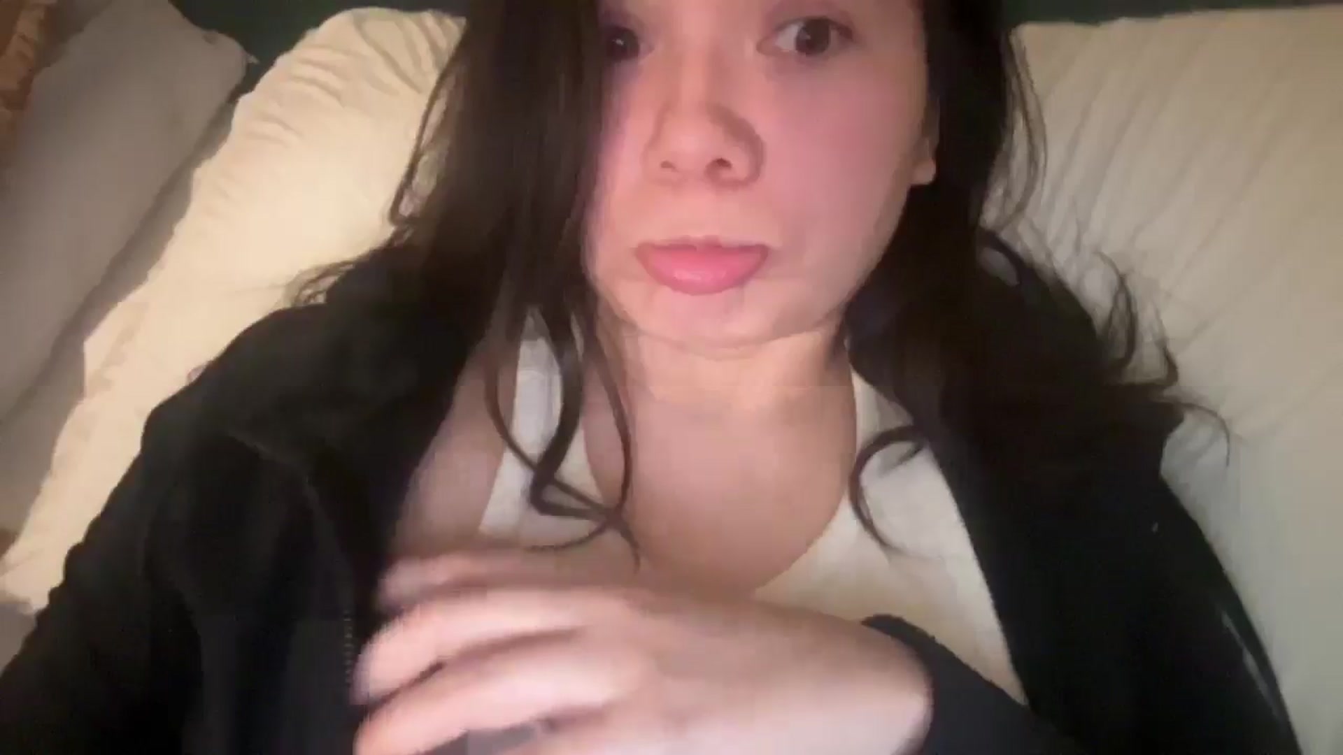 Gallery image thumbnail from imava's myfreecams stream on, 07/07/2025, 05:15 image 12 of 20