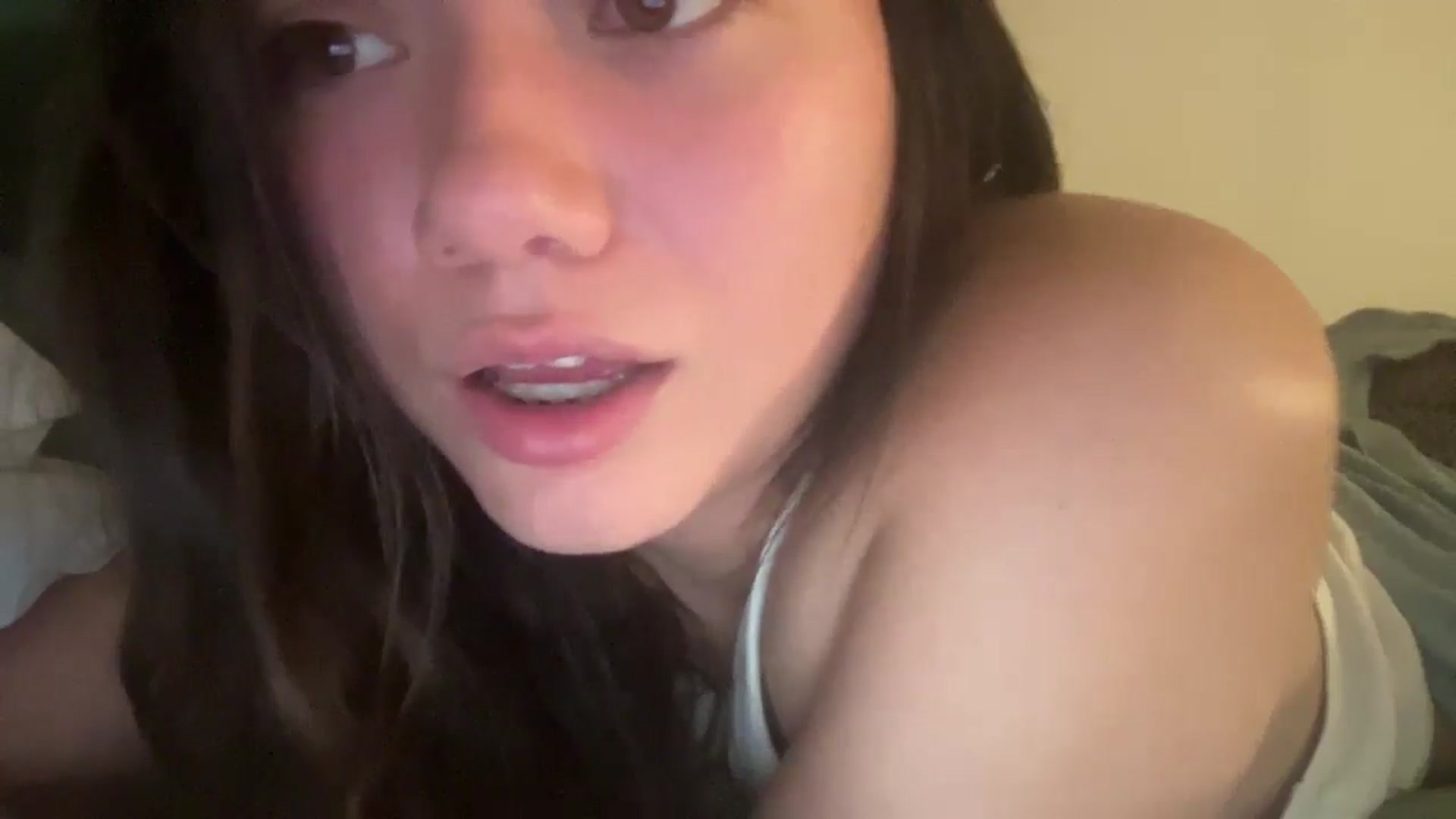 Gallery image thumbnail from imava's myfreecams stream on, 07/15/2025, 17:45 image 9 of 20