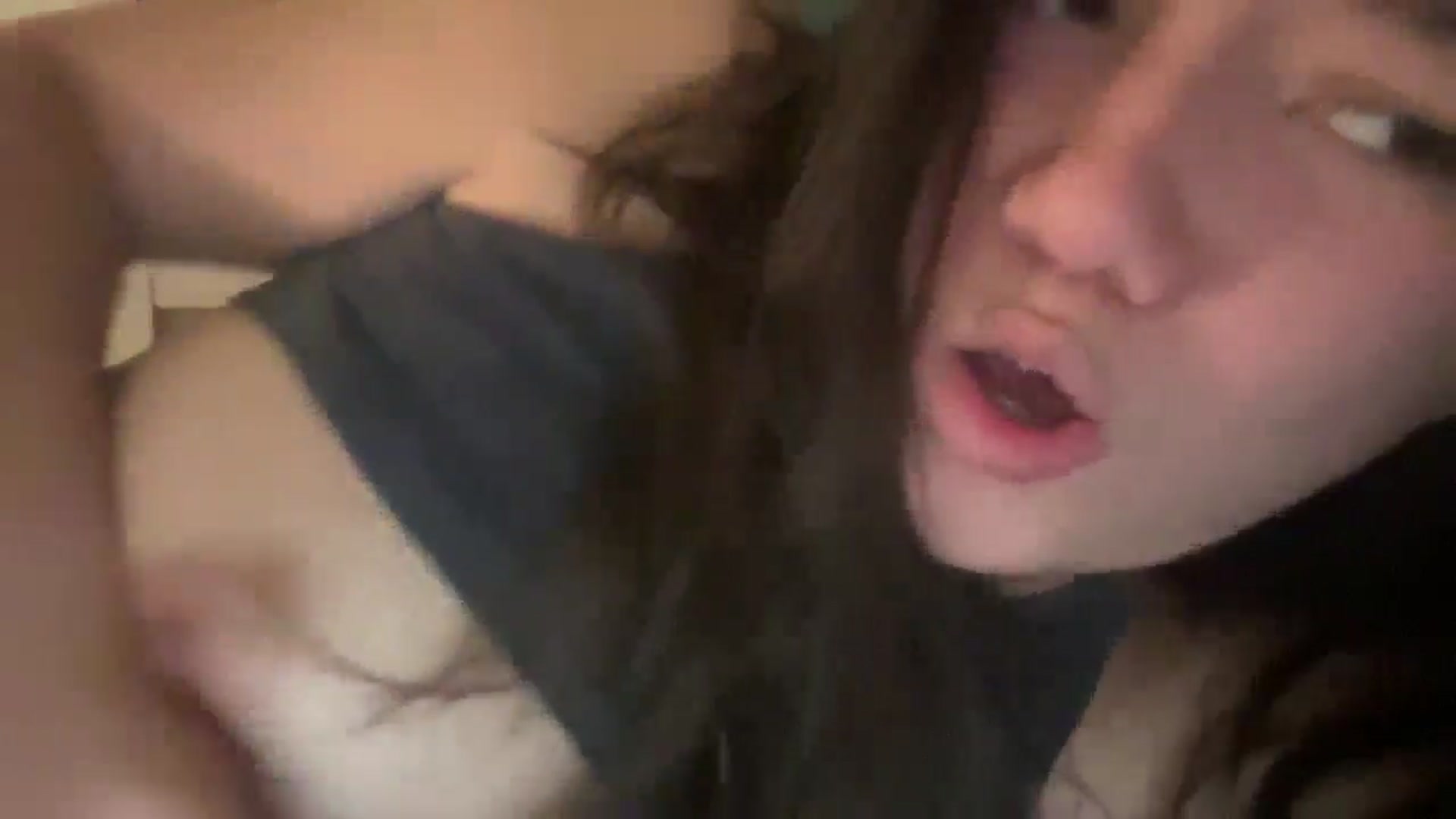 Gallery image thumbnail from imava's myfreecams stream on, 07/16/2025, 16:46 image 15 of 20