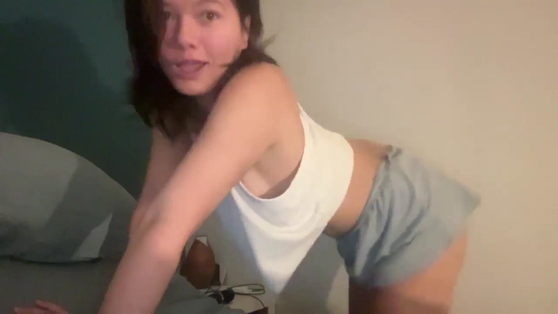 Gallery image thumbnail from imava's myfreecams stream on, 08/21/2025, 18:10 image 13 of 20