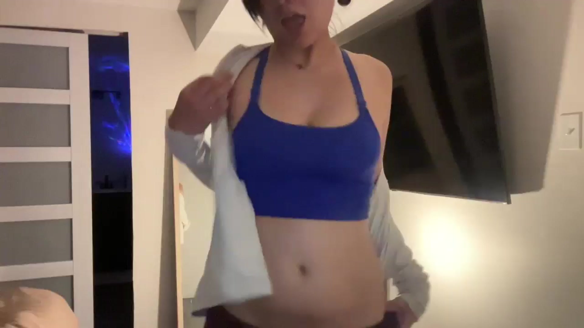 Gallery image thumbnail from imava's myfreecams stream on, 08/22/2025, 01:52 image 1 of 20