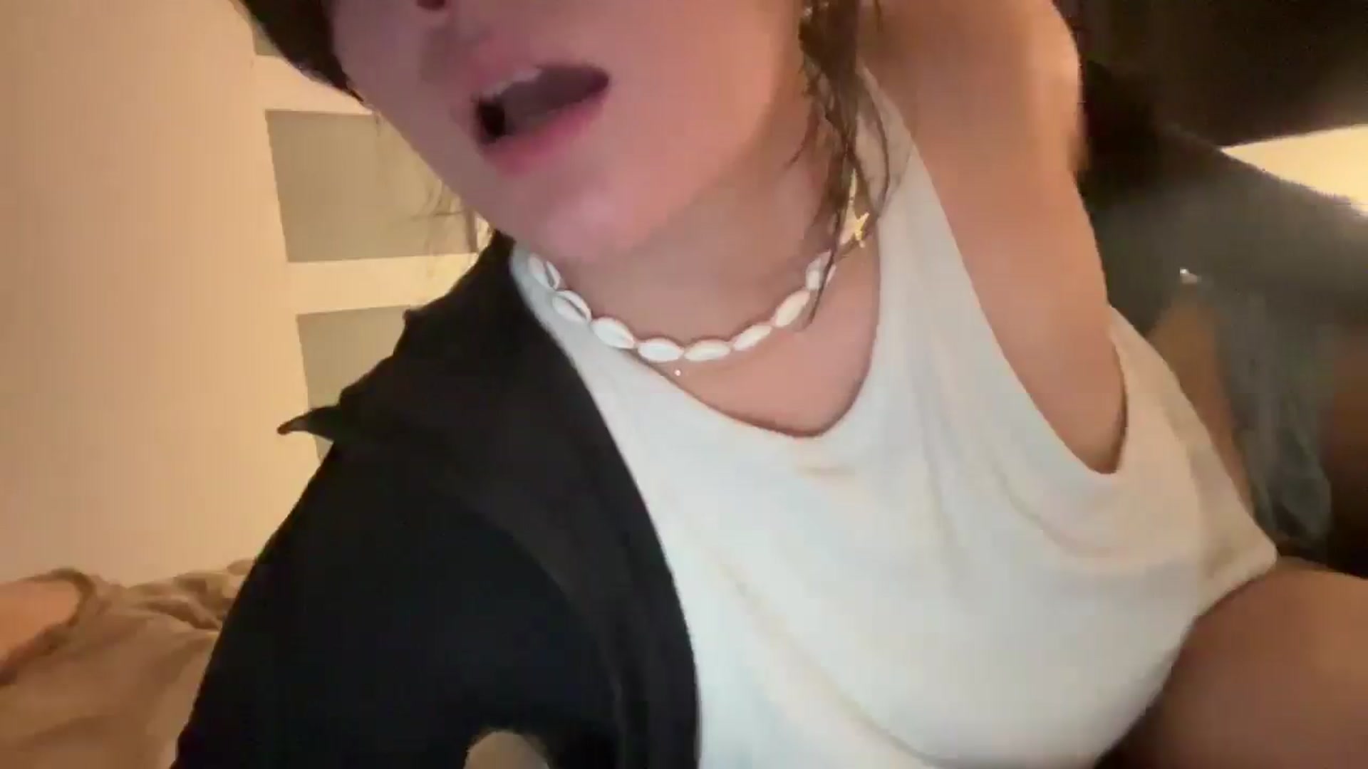 Gallery image thumbnail from imava's myfreecams stream on, 08/22/2025, 22:48 image 16 of 20