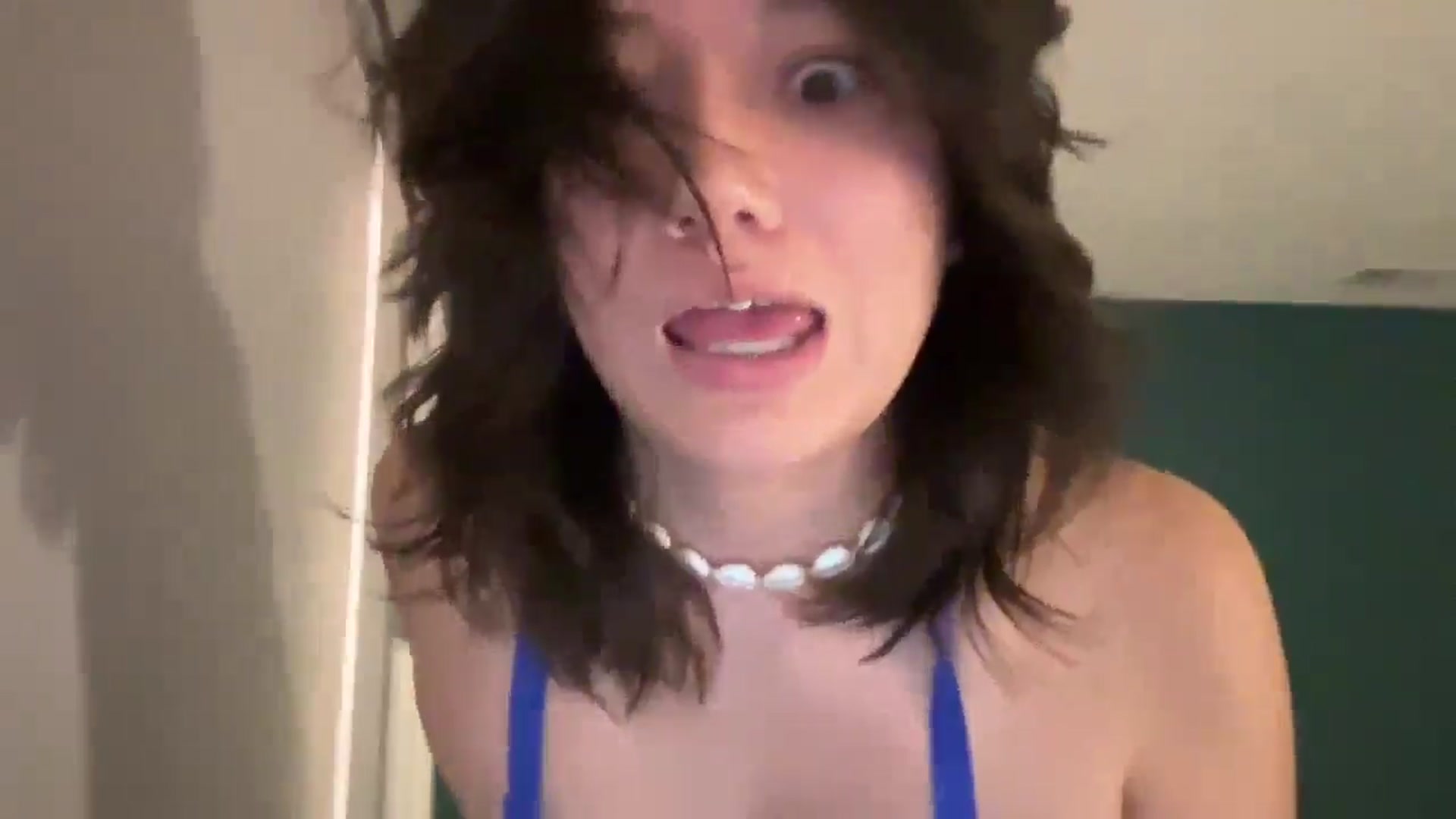 Gallery image thumbnail from imava's myfreecams stream on, 08/30/2025, 04:15 image 3 of 20