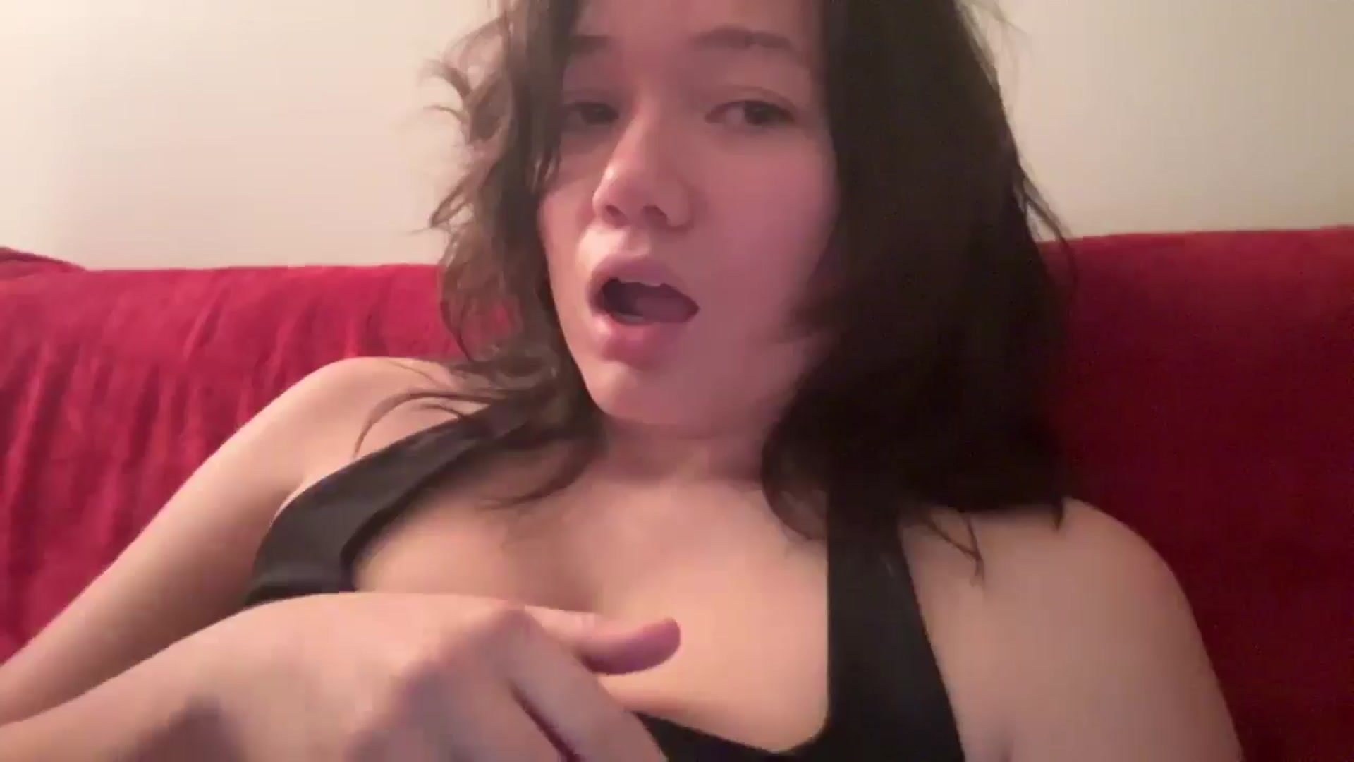 Gallery image thumbnail from imava's myfreecams stream on, 10/04/2025, 04:50 image 9 of 20