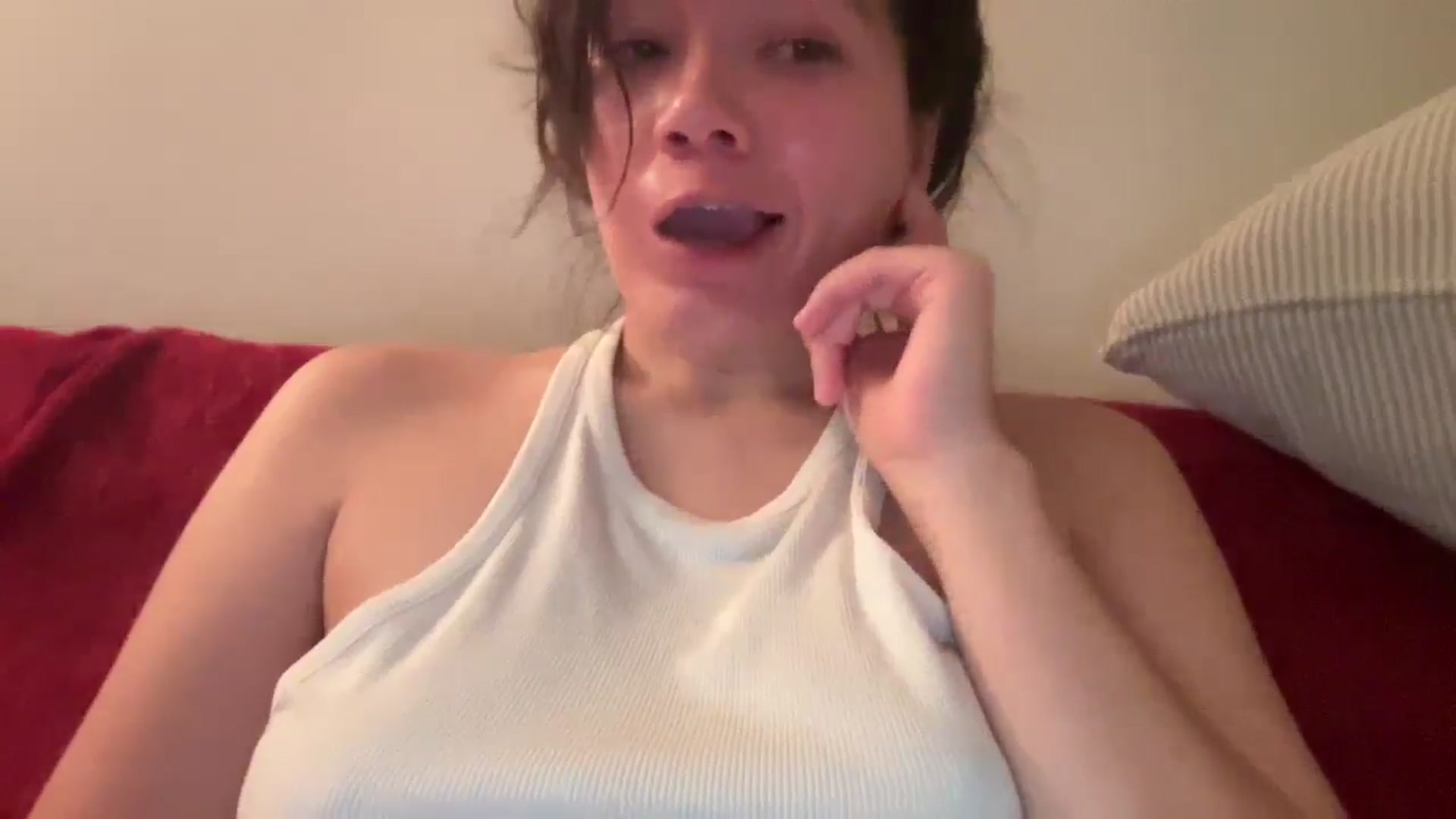 Gallery image thumbnail from imava's myfreecams stream on, 10/15/2025, 11:54 image 14 of 20