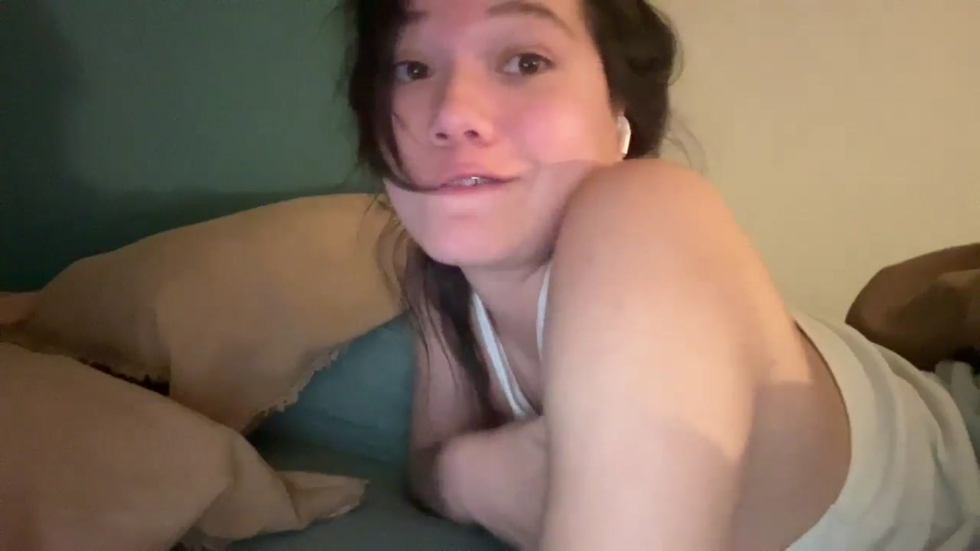 Gallery image thumbnail from imava's myfreecams stream on, 10/23/2025, 09:19 image 12 of 20