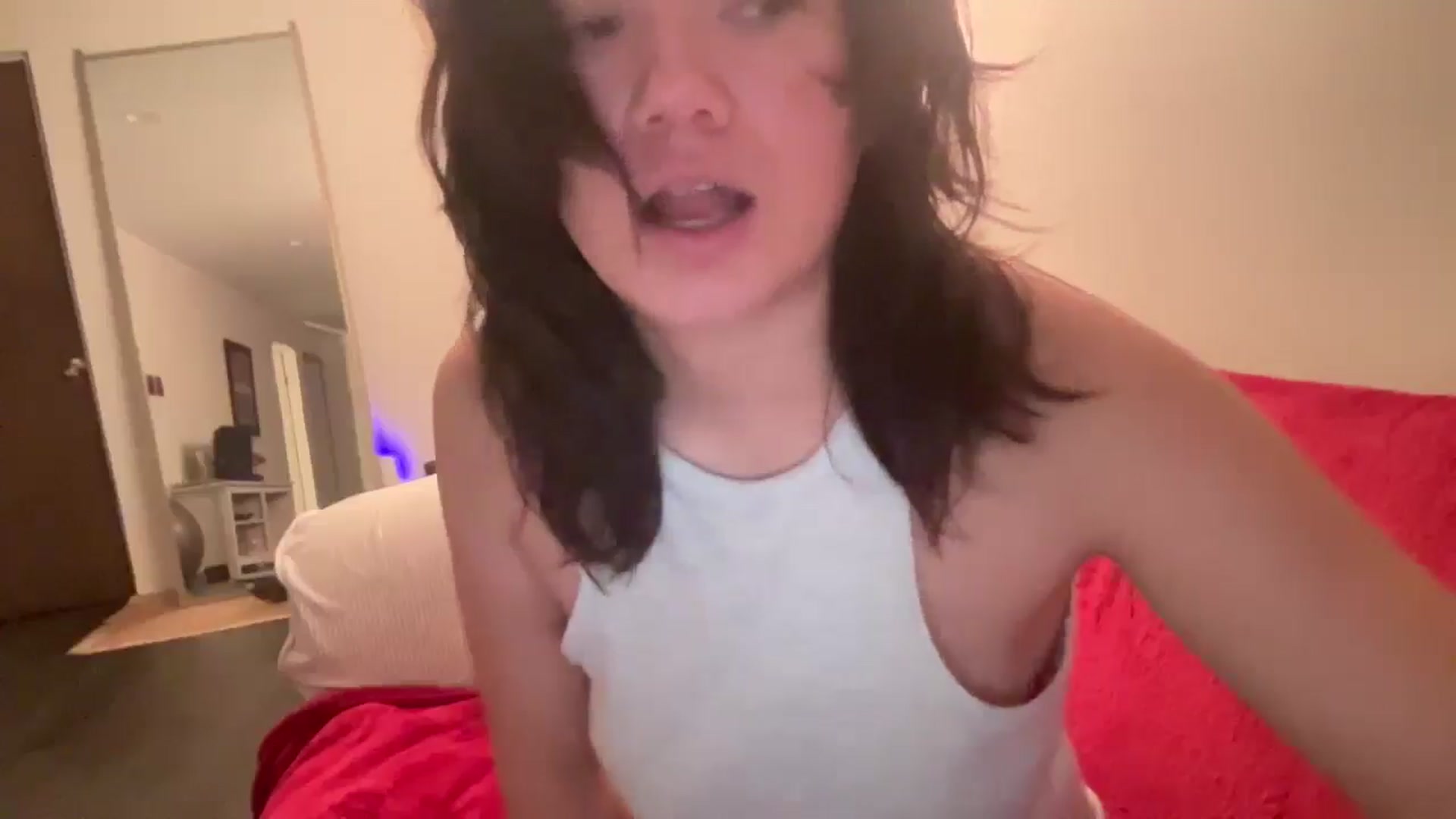 Gallery image thumbnail from imava's myfreecams stream on, 10/29/2025, 19:44 image 6 of 20