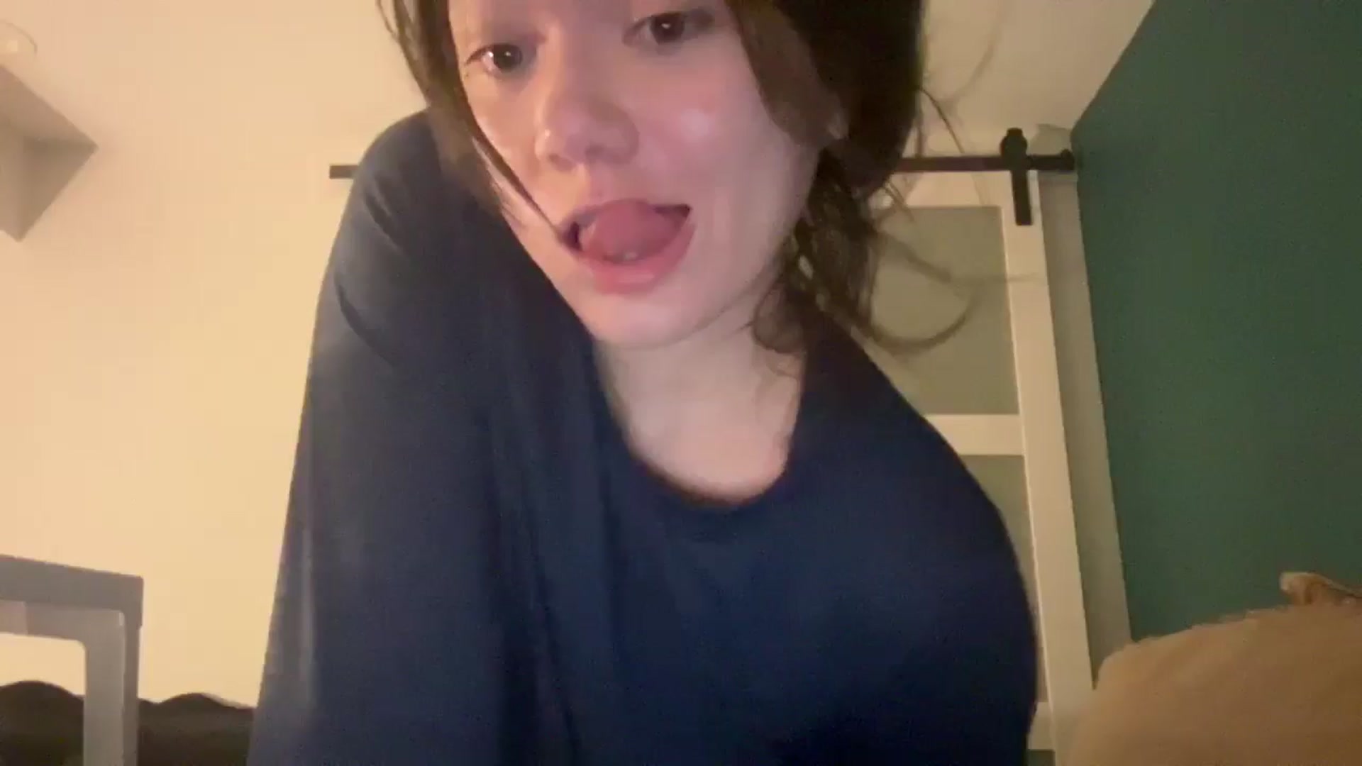 Gallery image thumbnail from imava's myfreecams stream on, 10/30/2025, 22:25 image 1 of 20