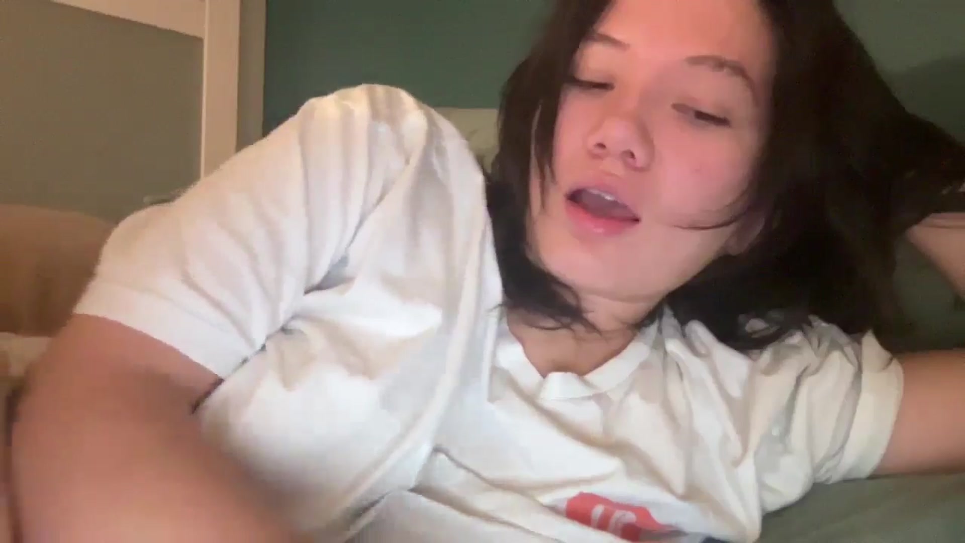 Gallery image thumbnail from imava's myfreecams stream on, 10/31/2025, 21:15 image 20 of 20