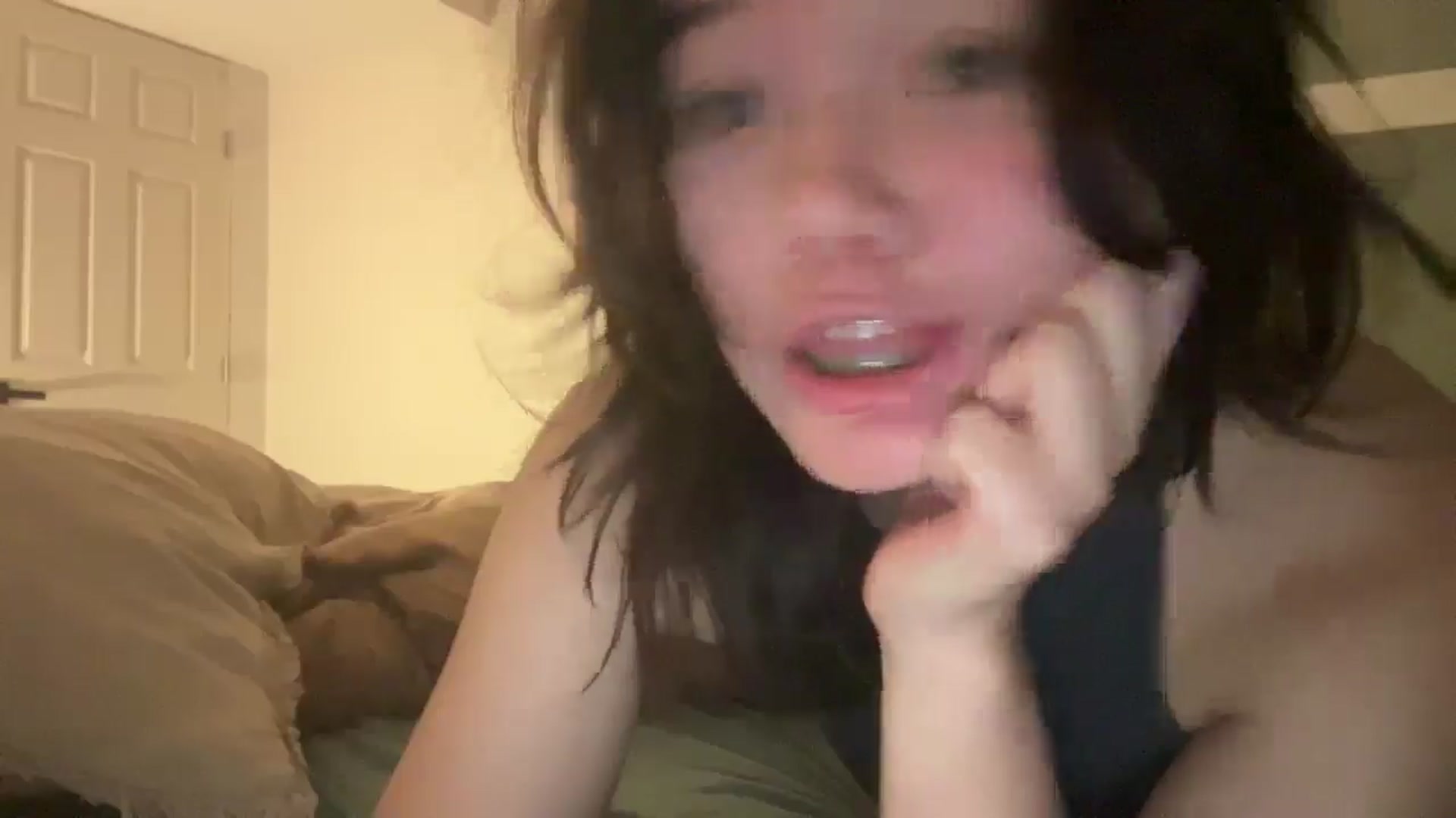 Gallery image thumbnail from imava's myfreecams stream on, 11/03/2025, 04:38 image 6 of 20