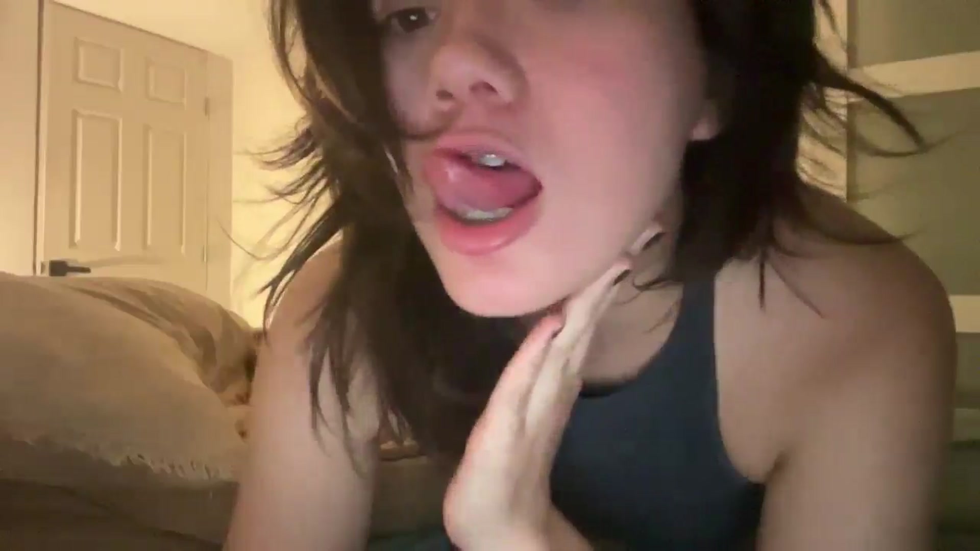 Gallery image thumbnail from imava's myfreecams stream on, 11/03/2025, 04:38 image 5 of 20