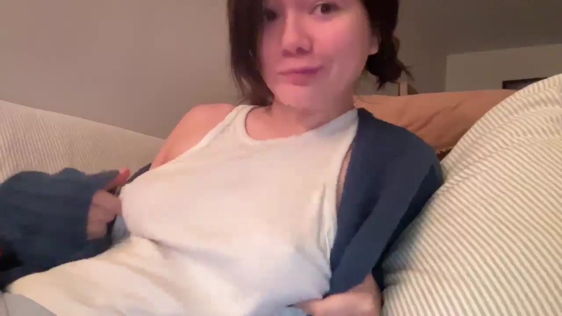 Gallery image thumbnail from imava's myfreecams stream on, 11/05/2025, 21:54 image 12 of 20