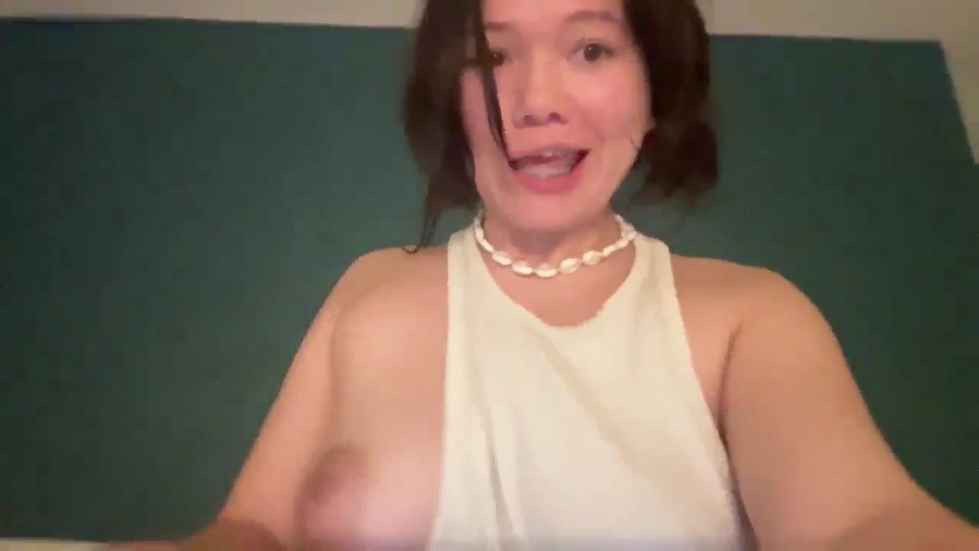 Gallery image thumbnail from imava's myfreecams stream on, 11/11/2025, 07:20 image 13 of 20