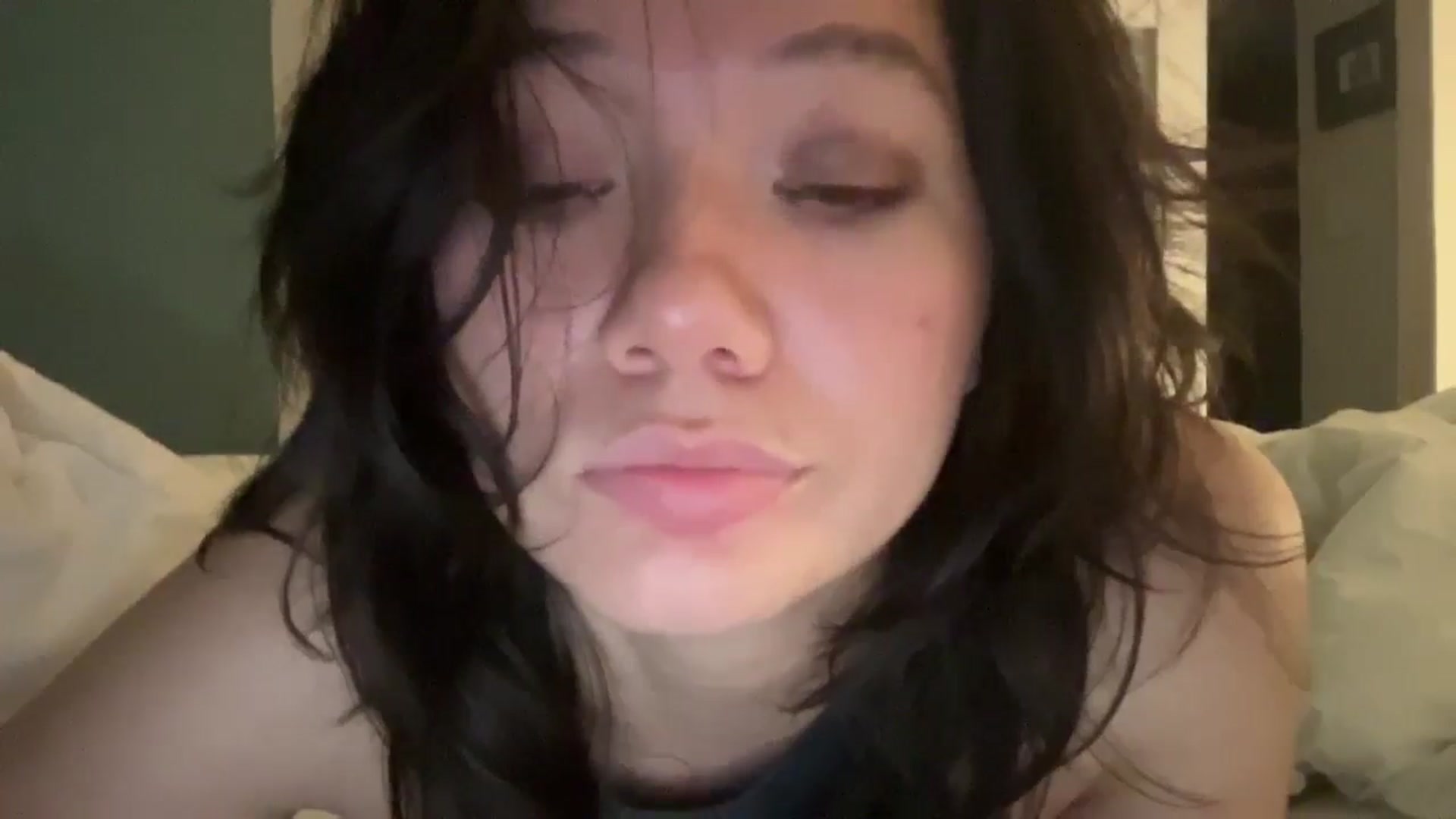 Gallery image thumbnail from imava's myfreecams stream on, 11/24/2025, 02:03 image 15 of 20