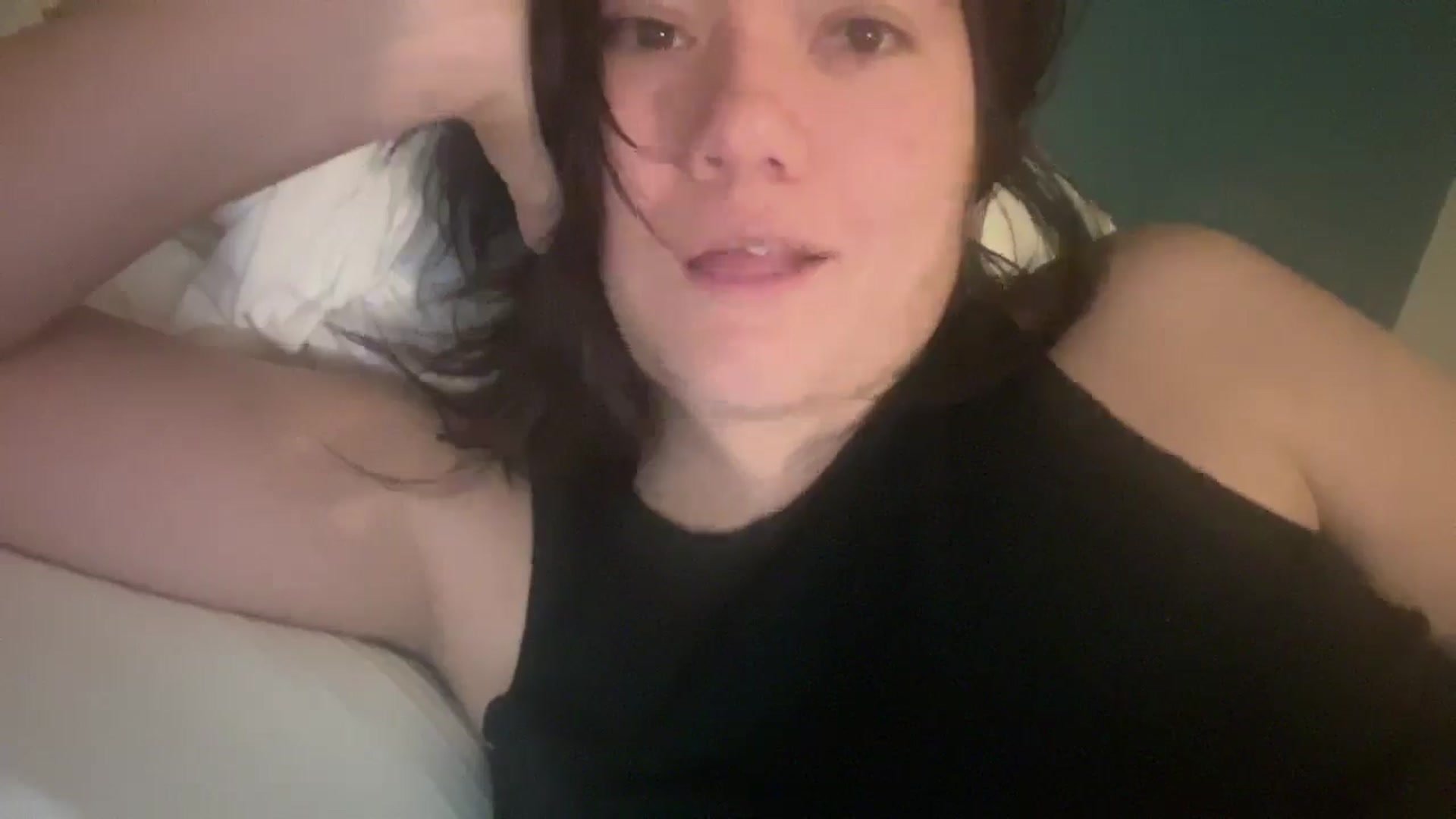 Gallery image thumbnail from imava's myfreecams stream on, 11/26/2025, 22:30 image 13 of 20