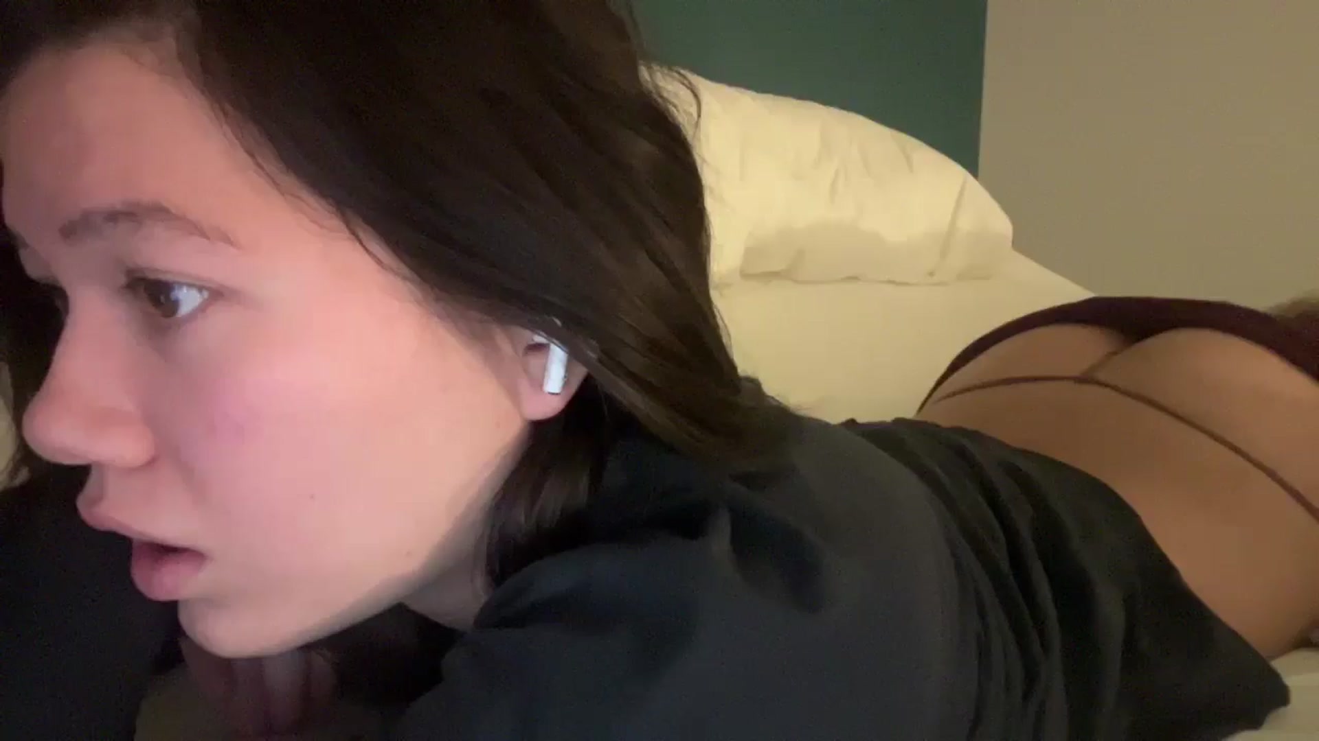 Gallery image thumbnail from imava's myfreecams stream on, 12/04/2025, 22:13 image 12 of 20