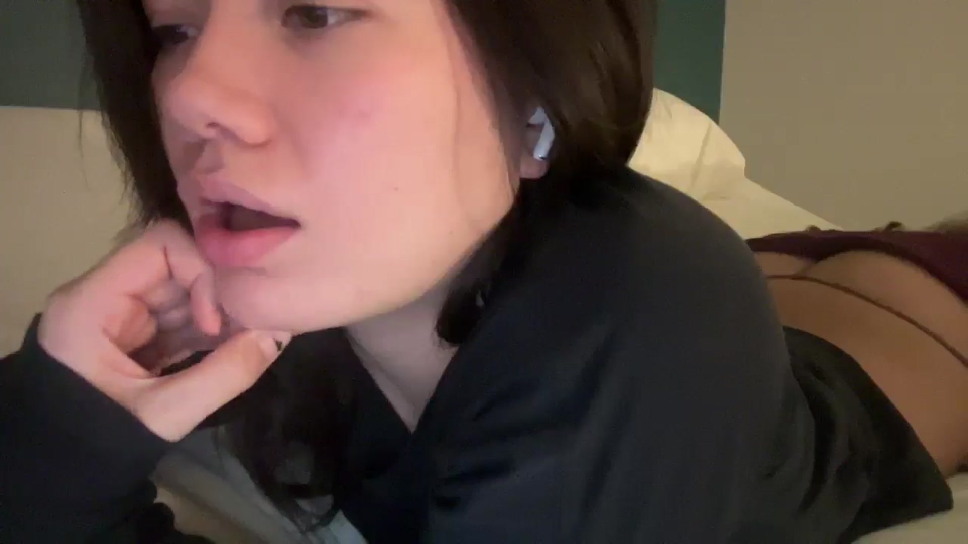 Gallery image thumbnail from imava's myfreecams stream on, 12/04/2025, 22:13 image 13 of 20