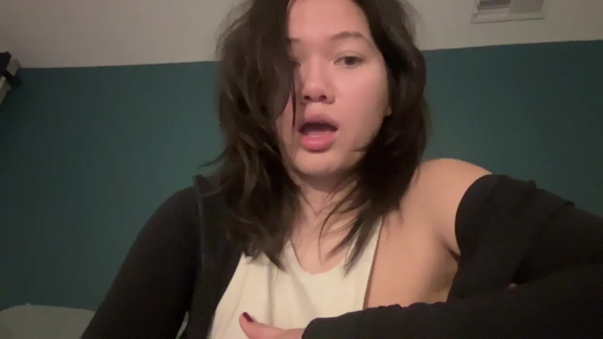 Gallery image thumbnail from imava's myfreecams stream on, 12/10/2025, 19:12 image 11 of 20